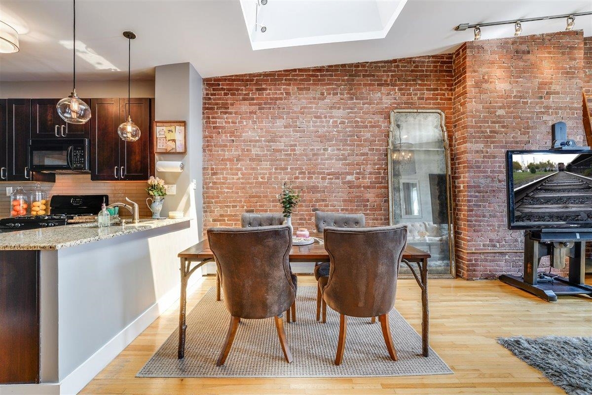 1102 WASHINGTON ST Unit: 8