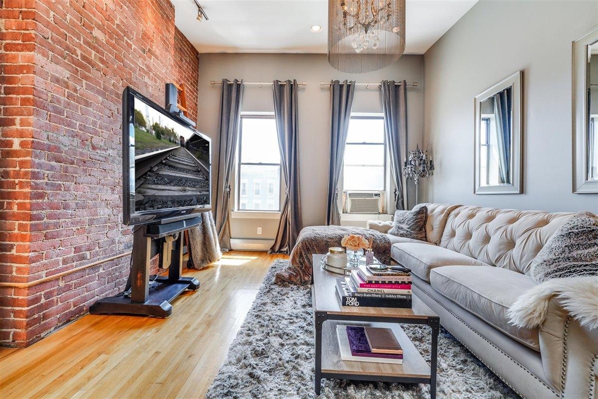 1102 WASHINGTON ST Unit: 8