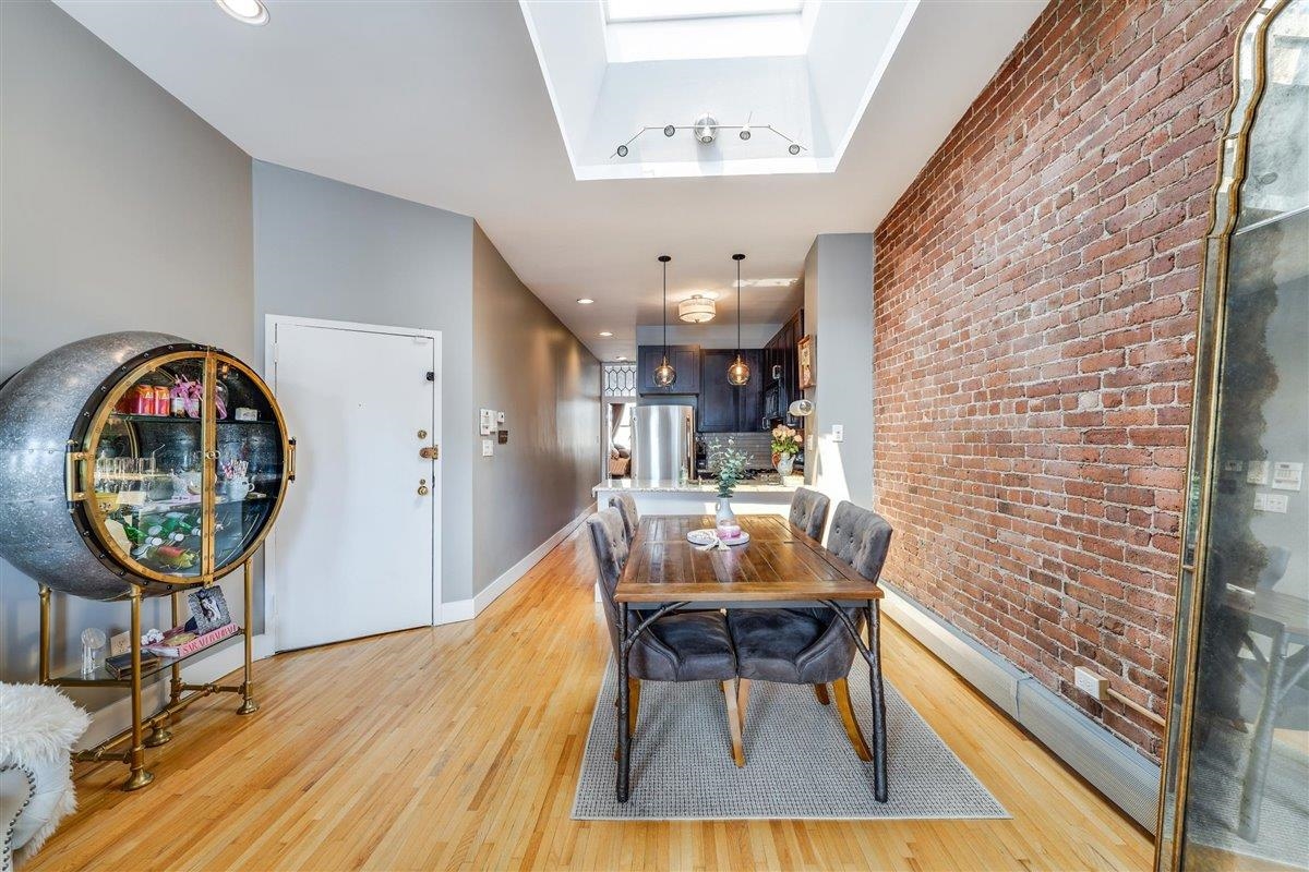 1102 WASHINGTON ST Unit: 8