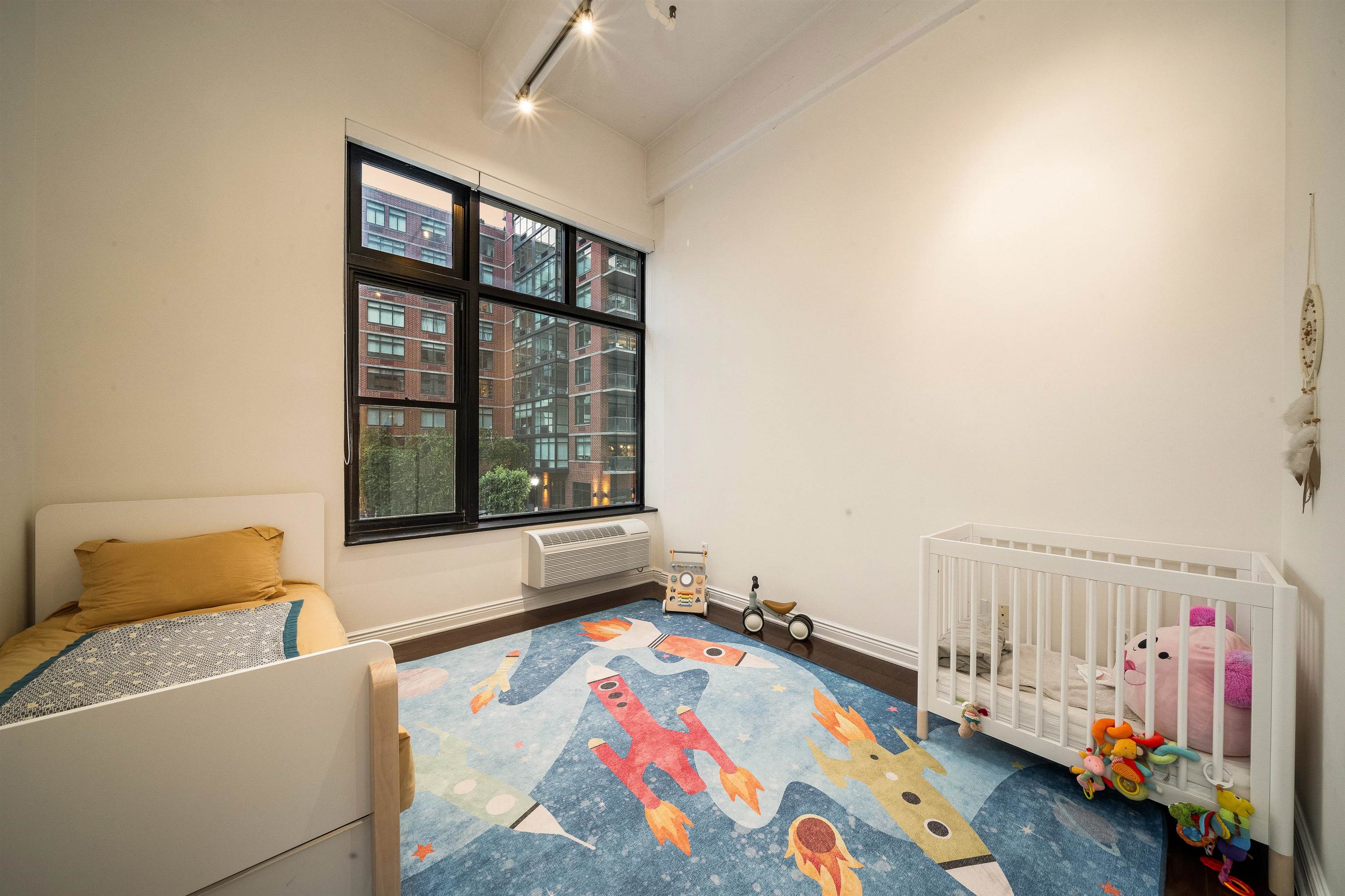 1500 HUDSON ST Unit: 2J