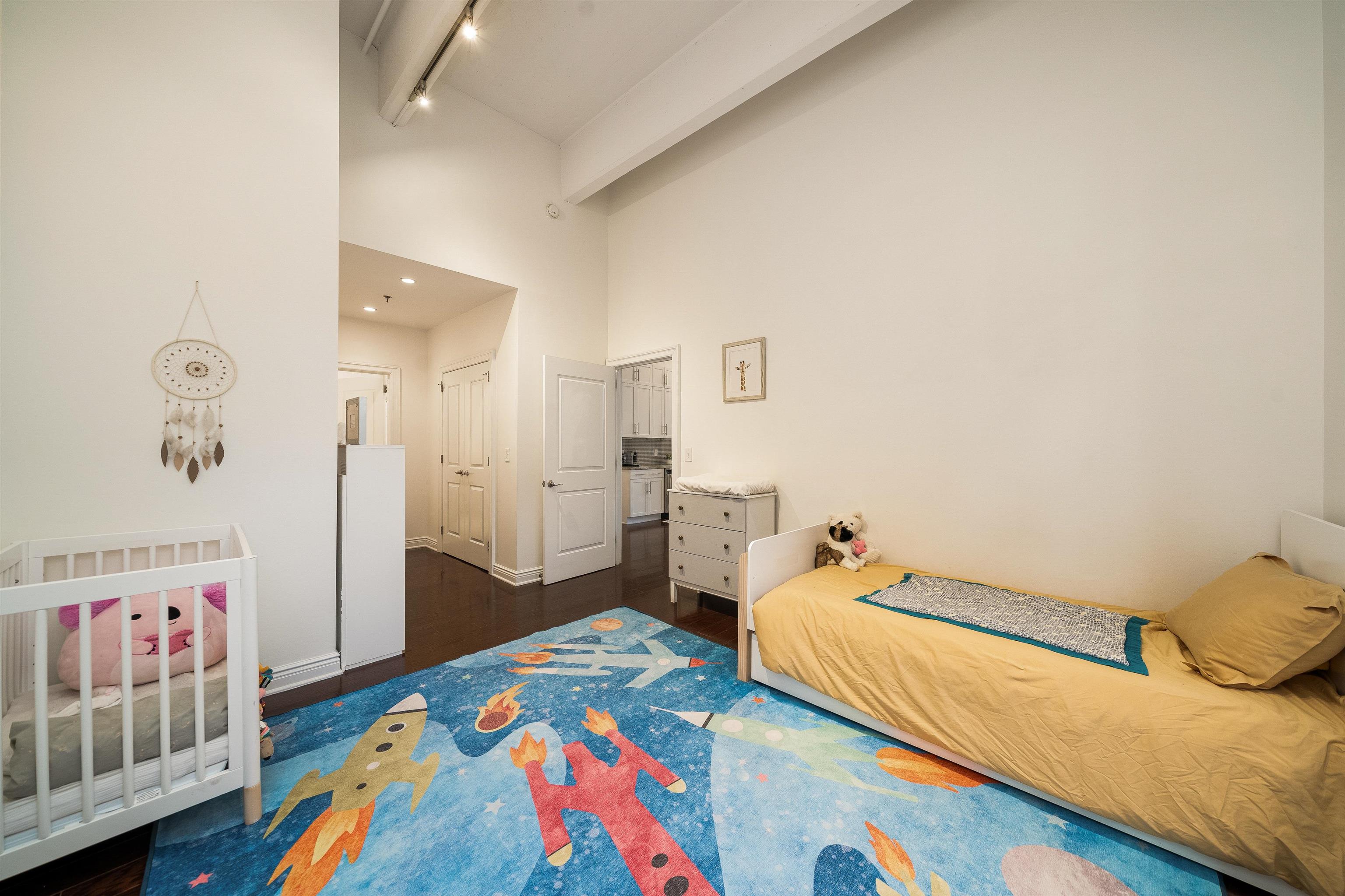 1500 HUDSON ST Unit: 2J
