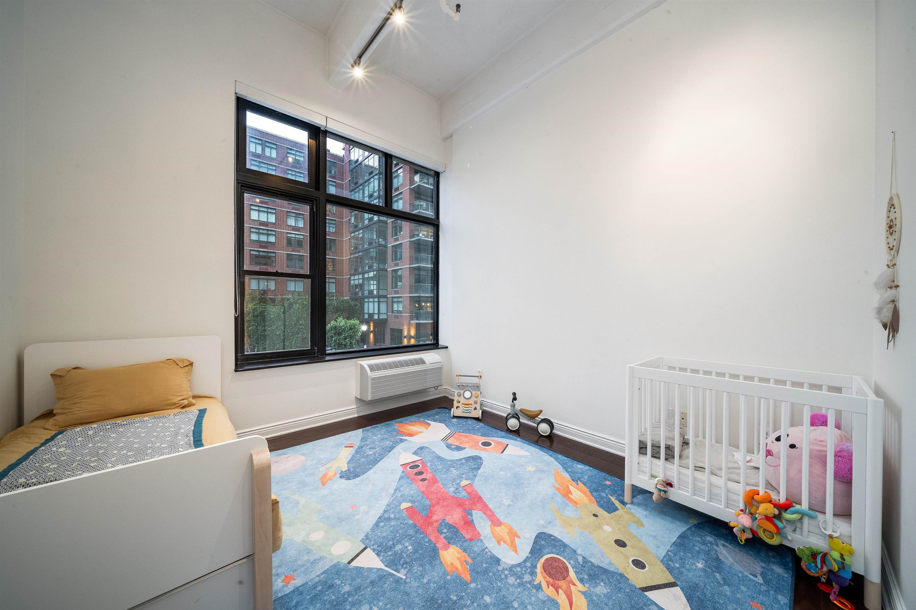 1500 HUDSON ST Unit: 2J