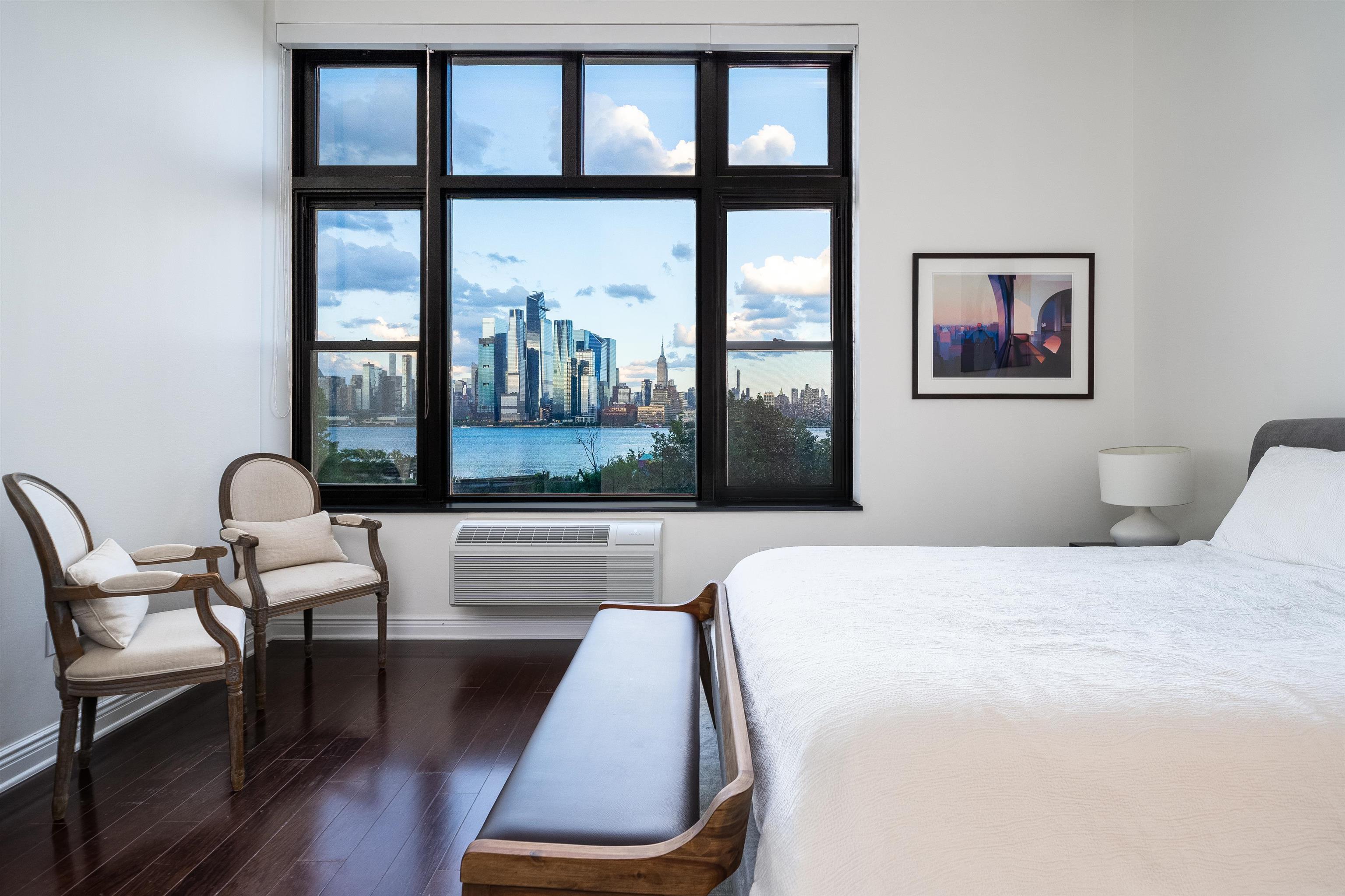 1500 HUDSON ST Unit: 2J