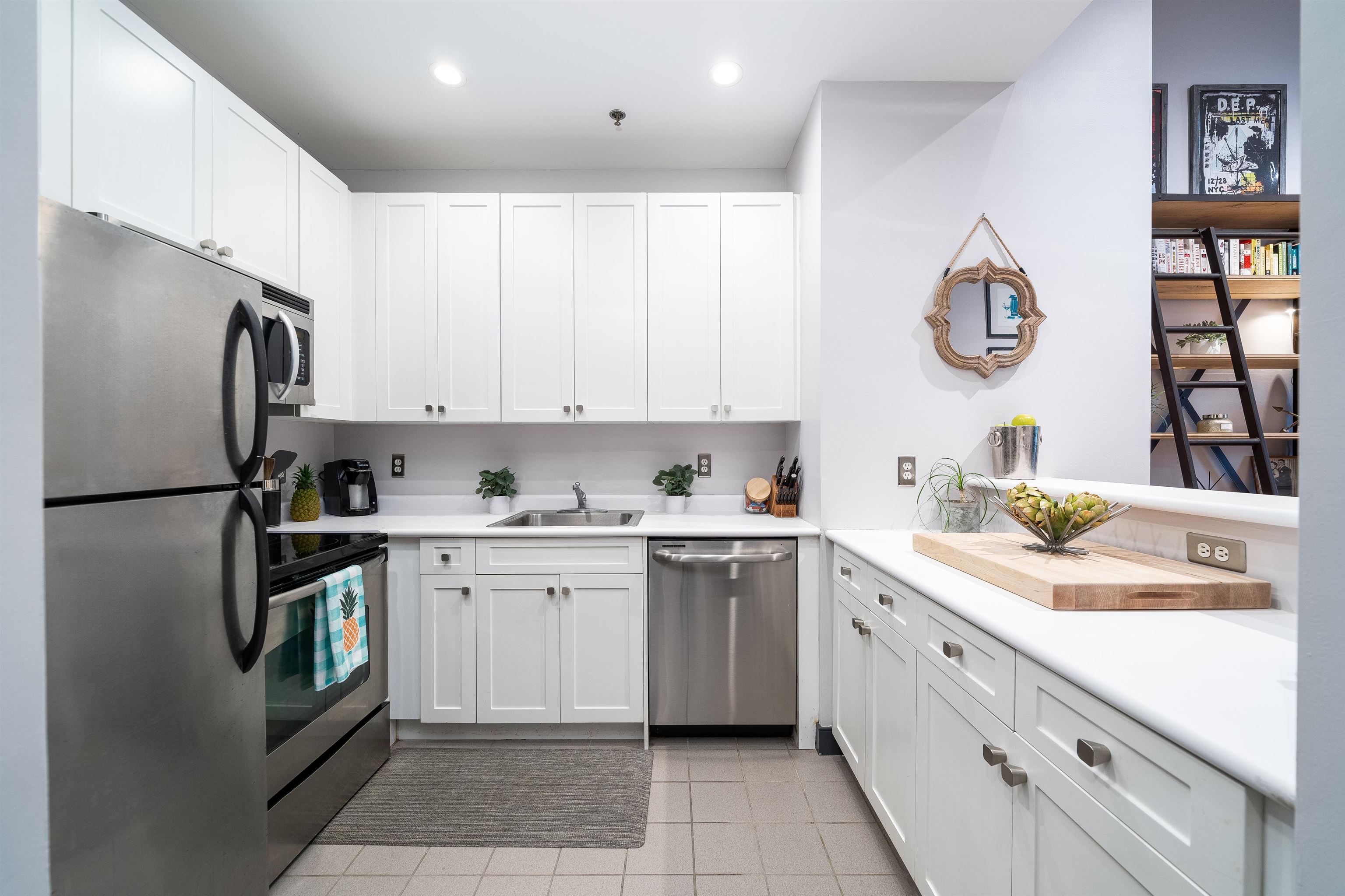 1500 HUDSON ST Unit: R-3T