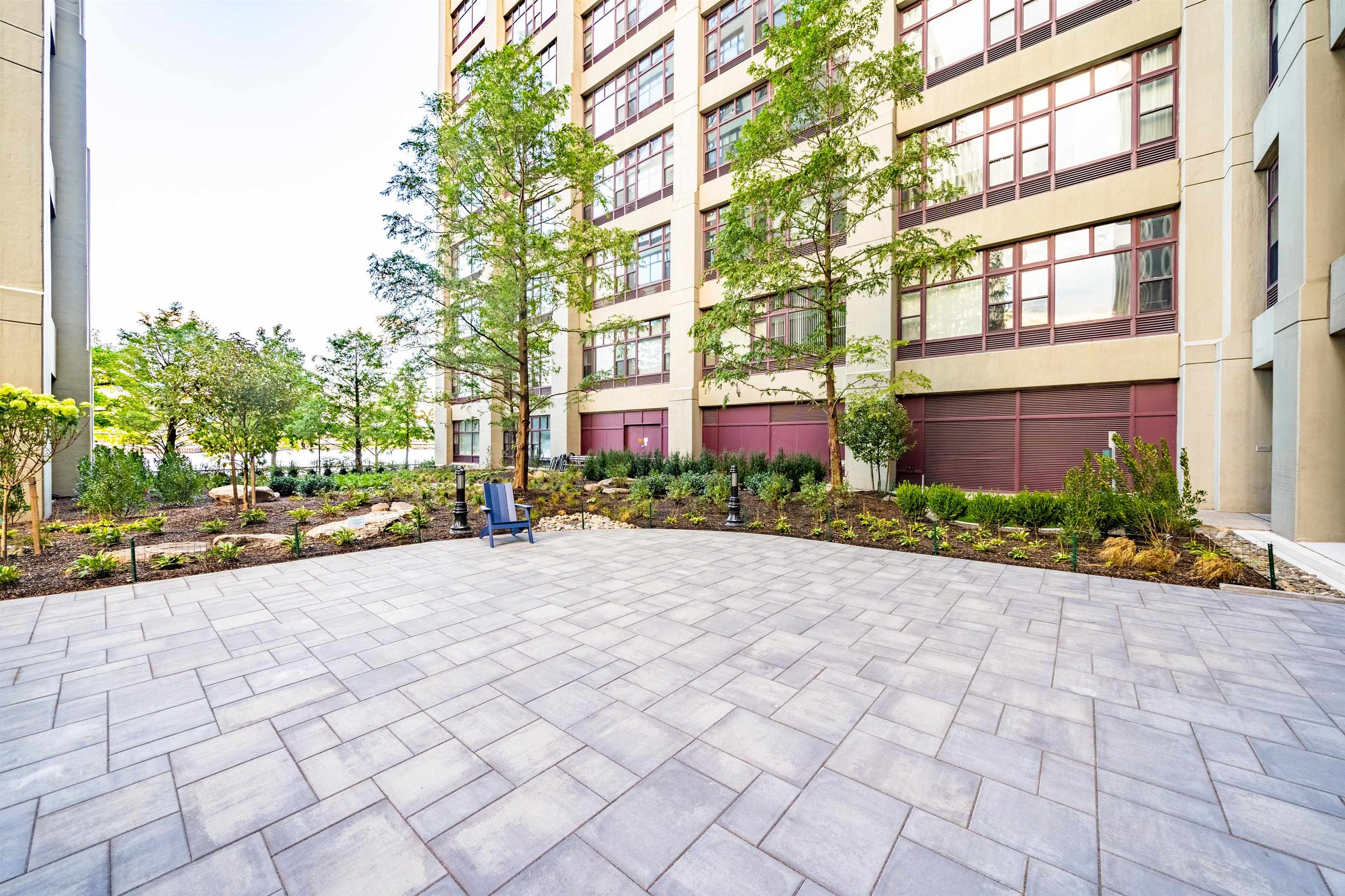 1500 HUDSON ST Unit: R-3T