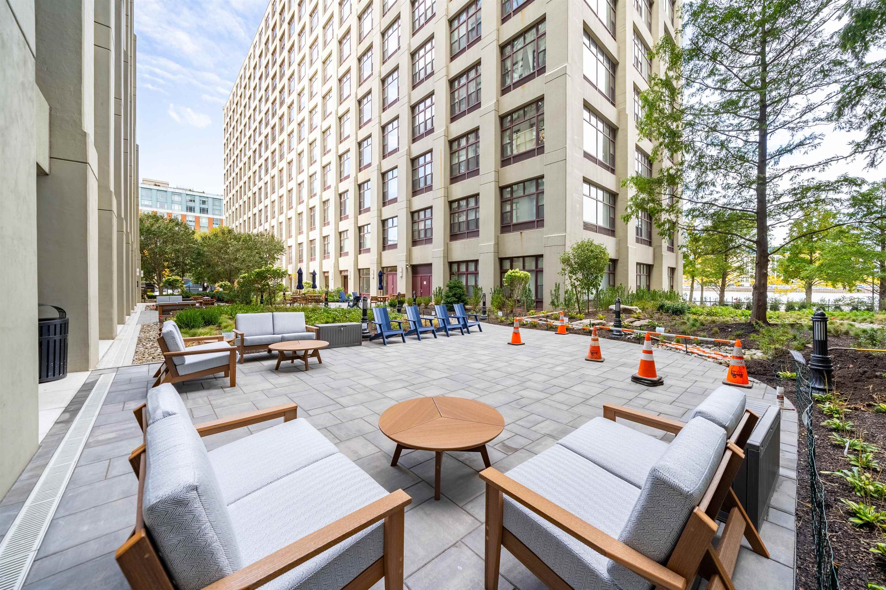 1500 HUDSON ST Unit: R-3T