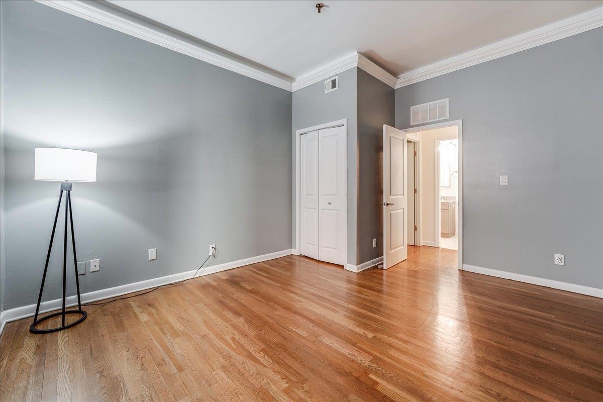 227 CHRISTOPHER COLUMBUS DR Unit: 101b