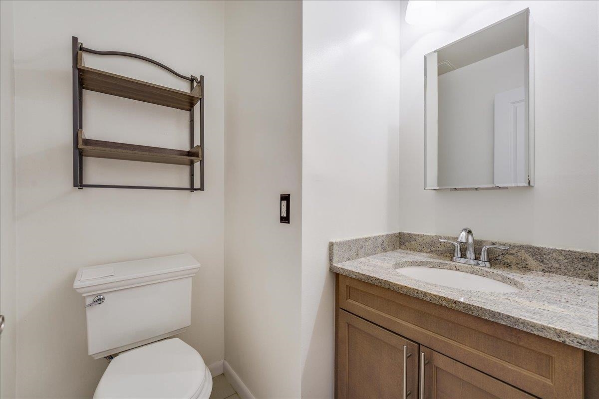 227 CHRISTOPHER COLUMBUS DR Unit: 101b