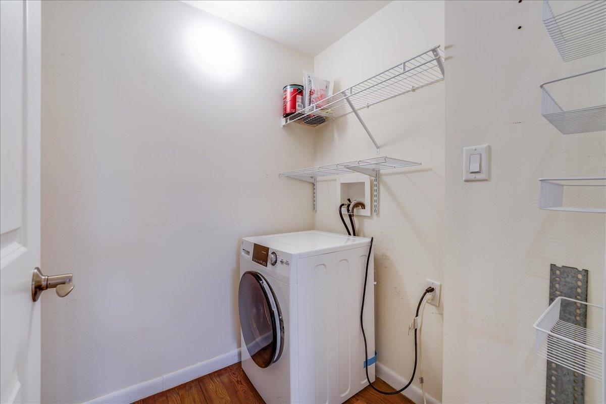 227 CHRISTOPHER COLUMBUS DR Unit: 101b