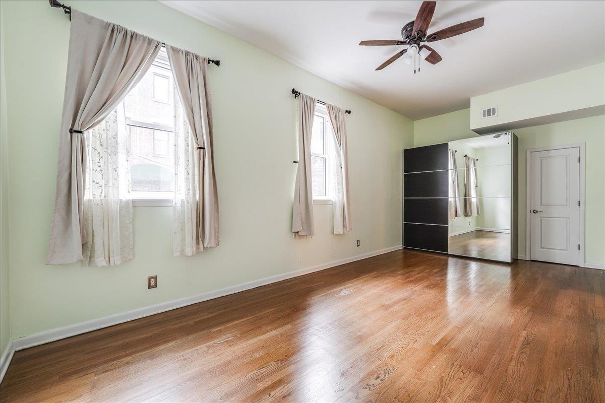227 CHRISTOPHER COLUMBUS DR Unit: 101b