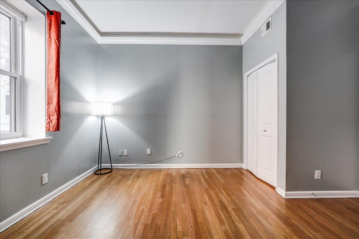 227 CHRISTOPHER COLUMBUS DR Unit: 101b