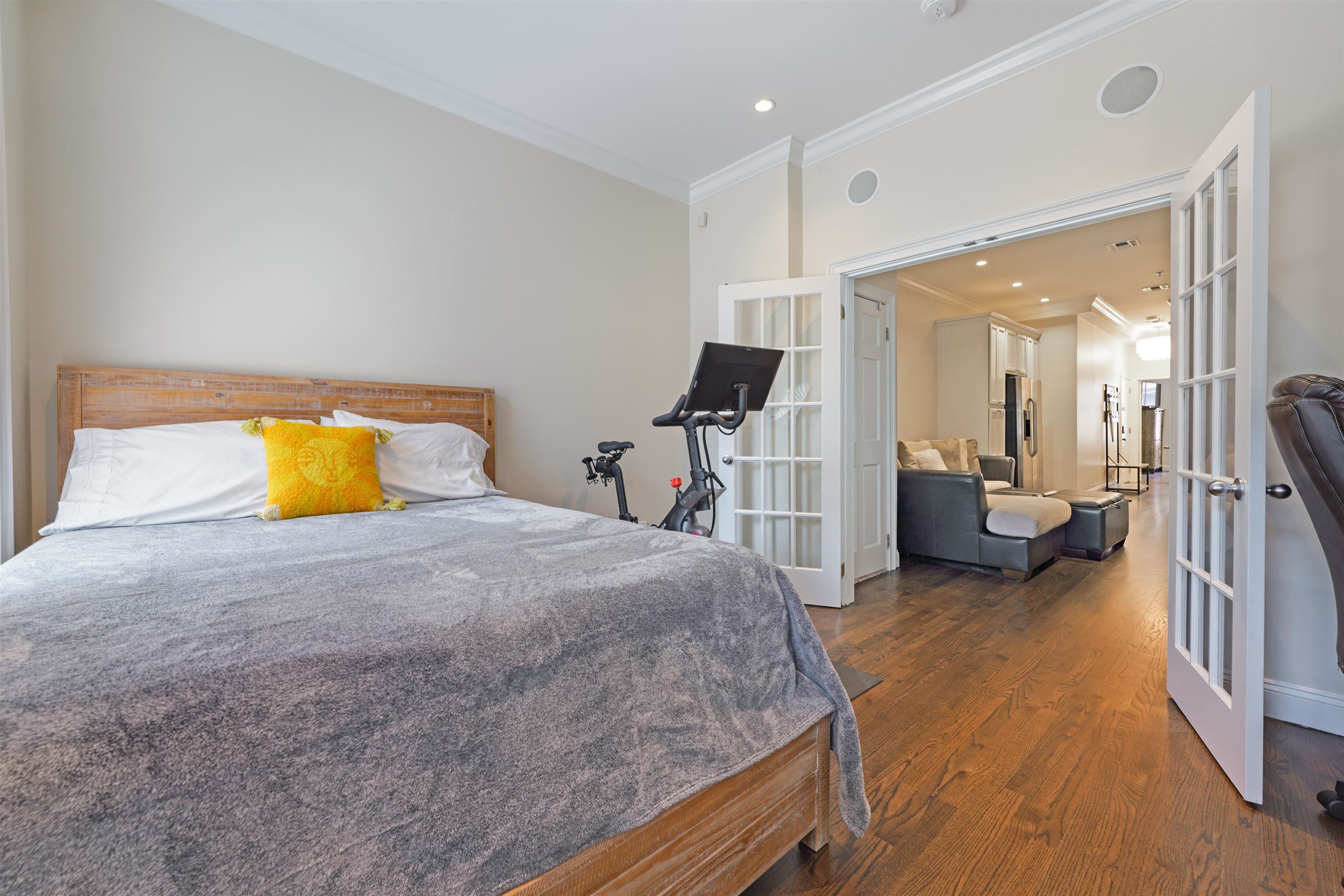 805 WILLOW AVE Unit: 1L