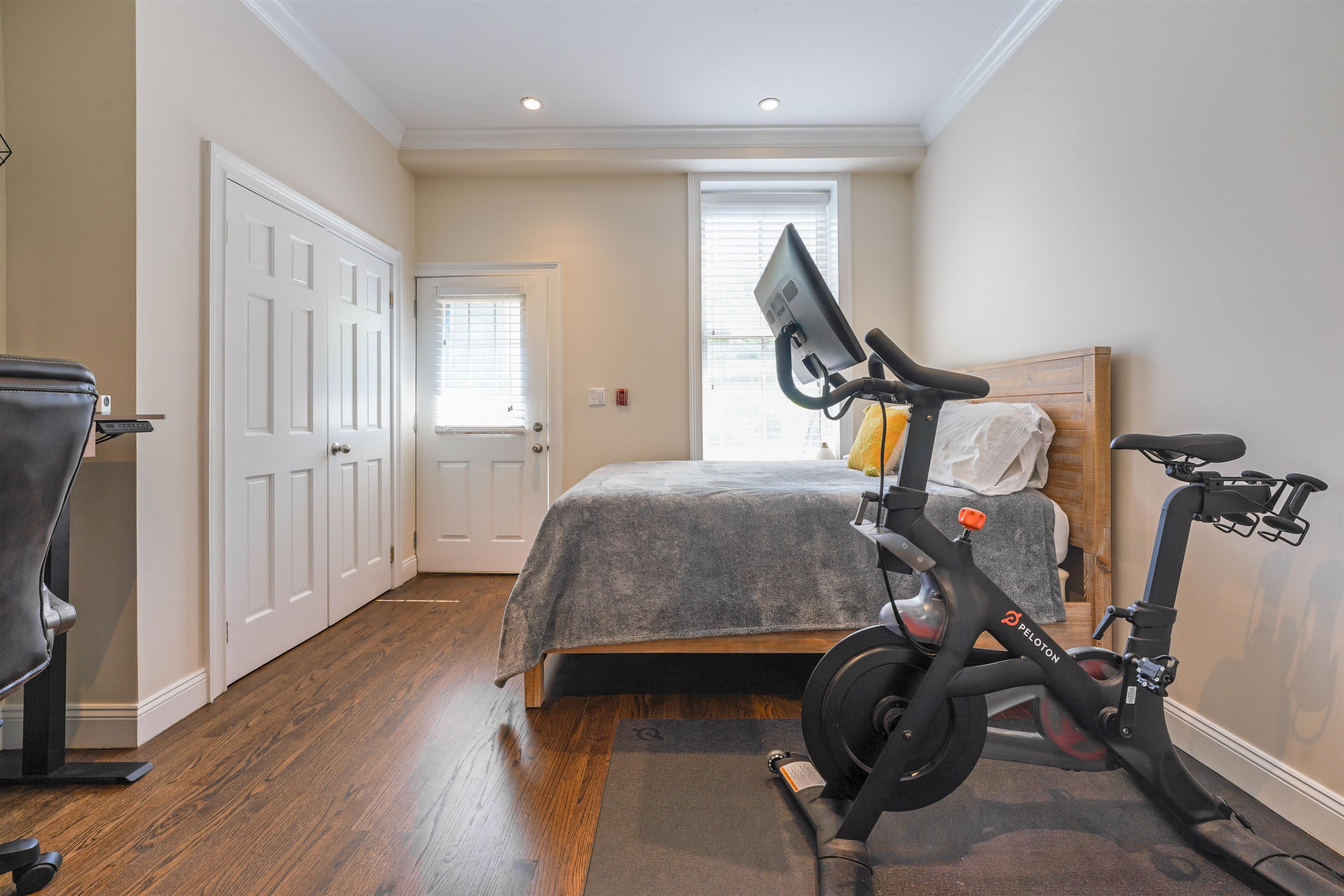 805 WILLOW AVE Unit: 1L