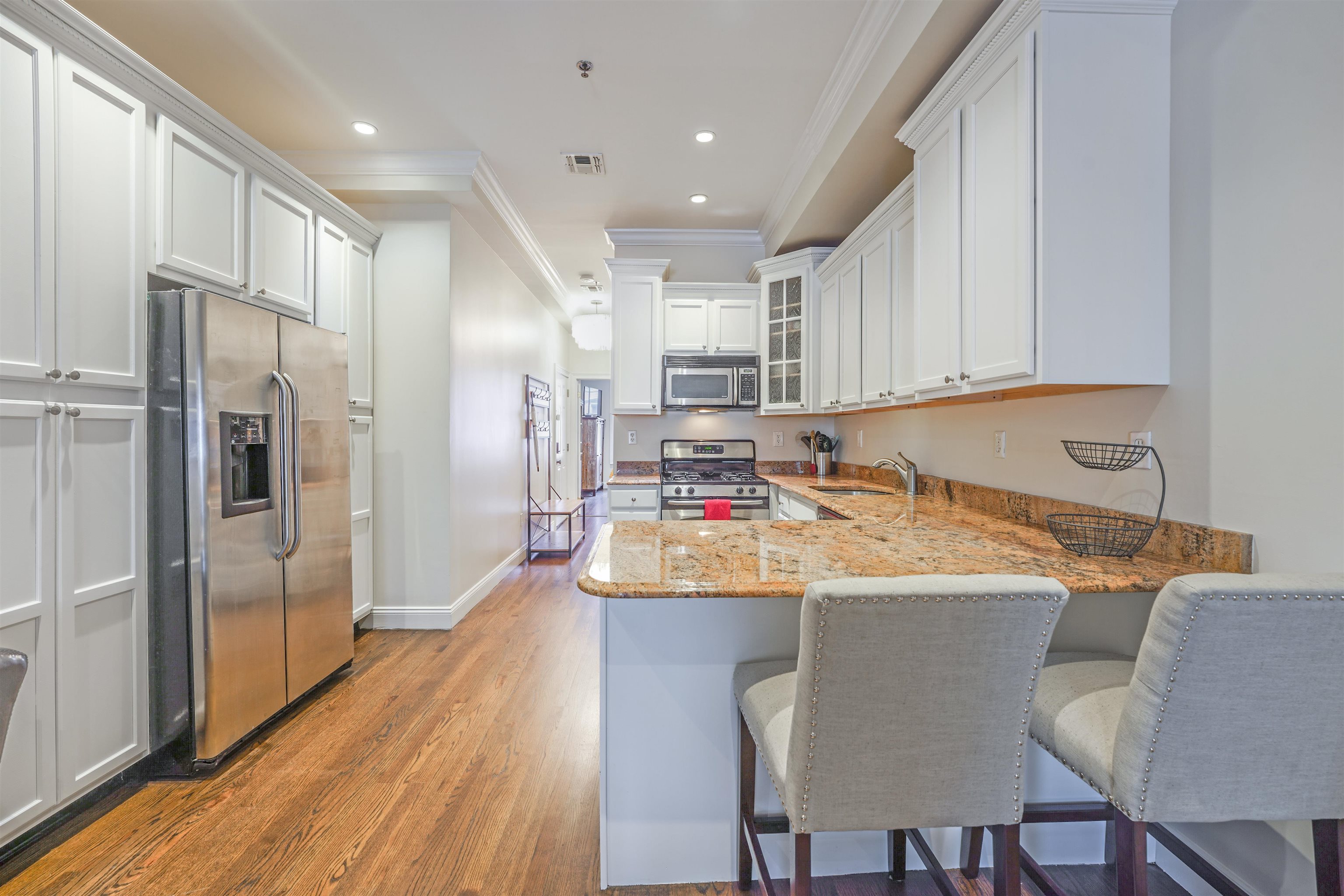 805 WILLOW AVE Unit: 1L