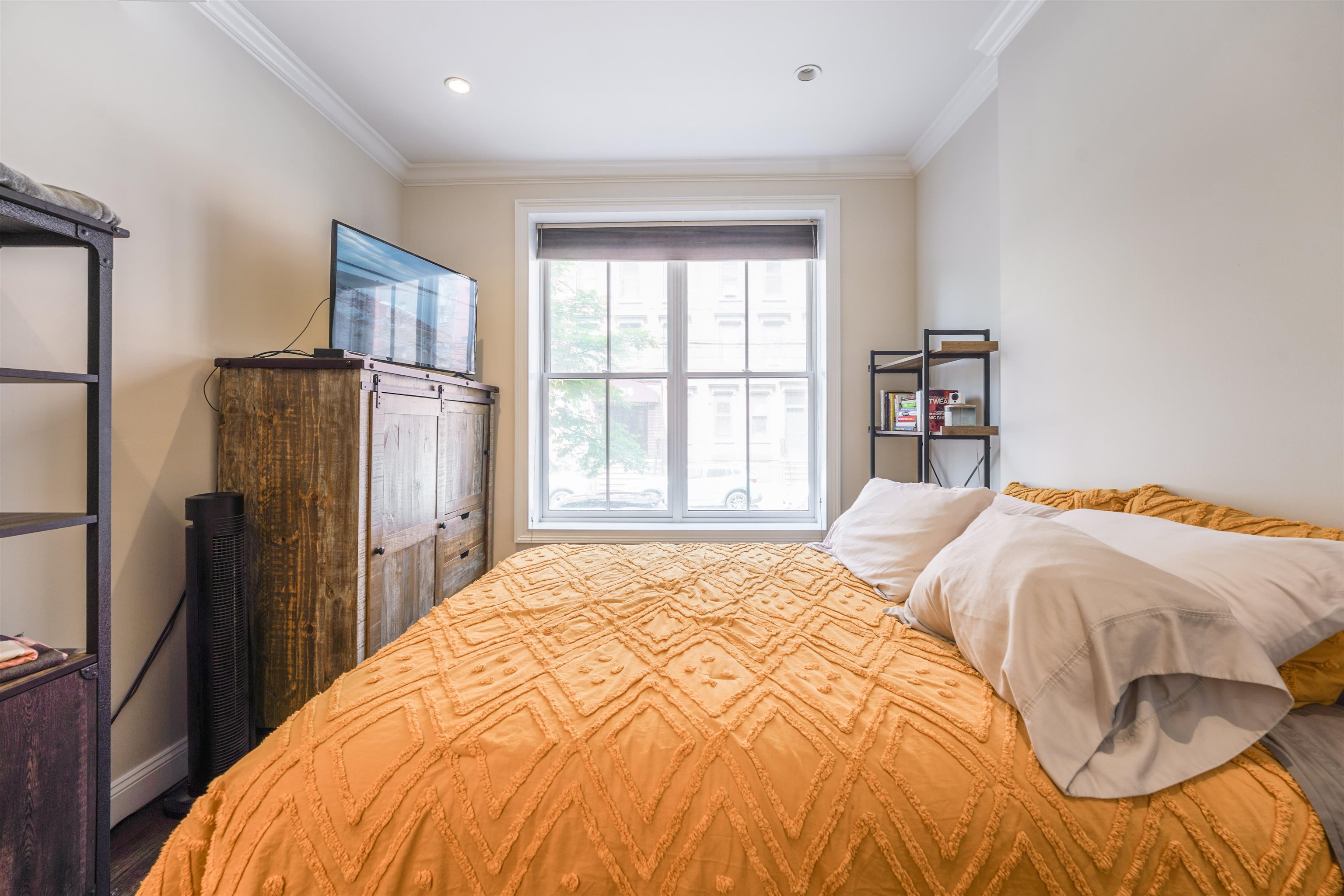 805 WILLOW AVE Unit: 1L