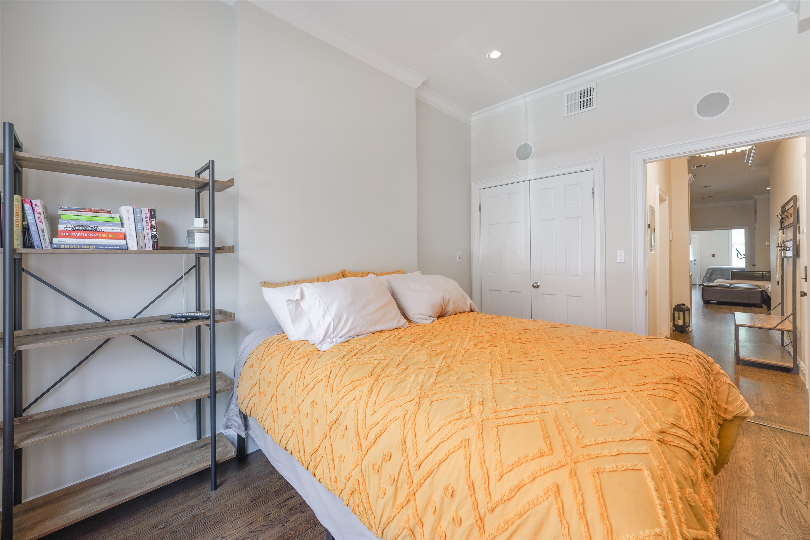 805 WILLOW AVE Unit: 1L