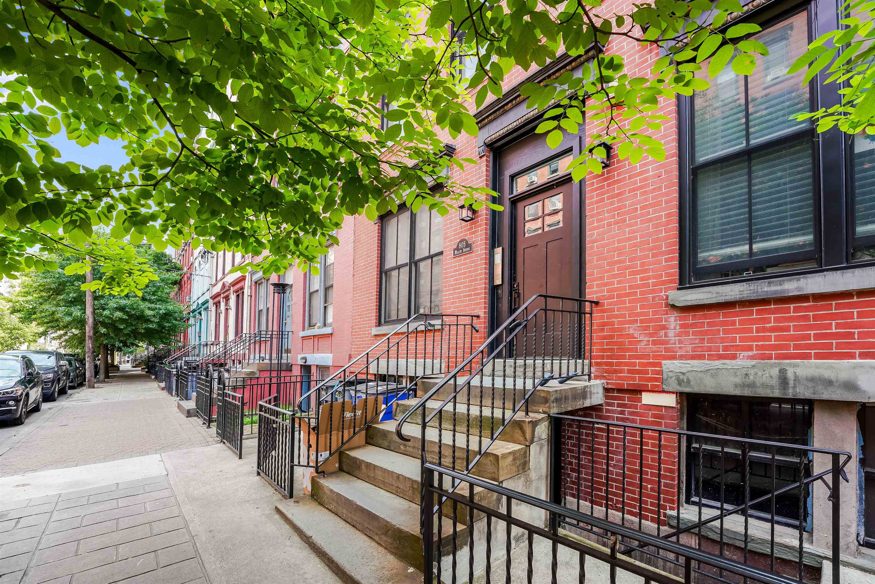 805 WILLOW AVE Unit: 1L