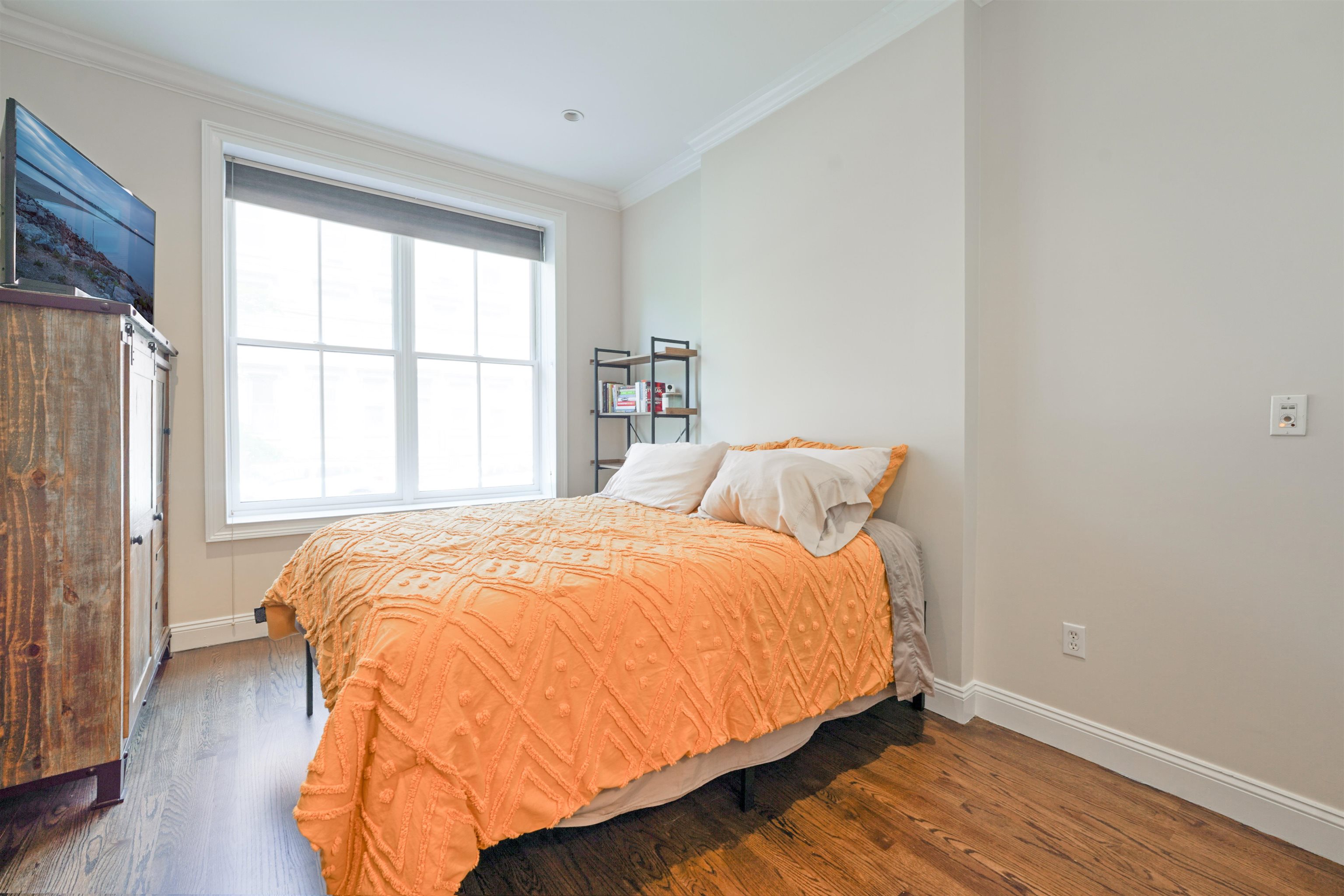 805 WILLOW AVE Unit: 1L