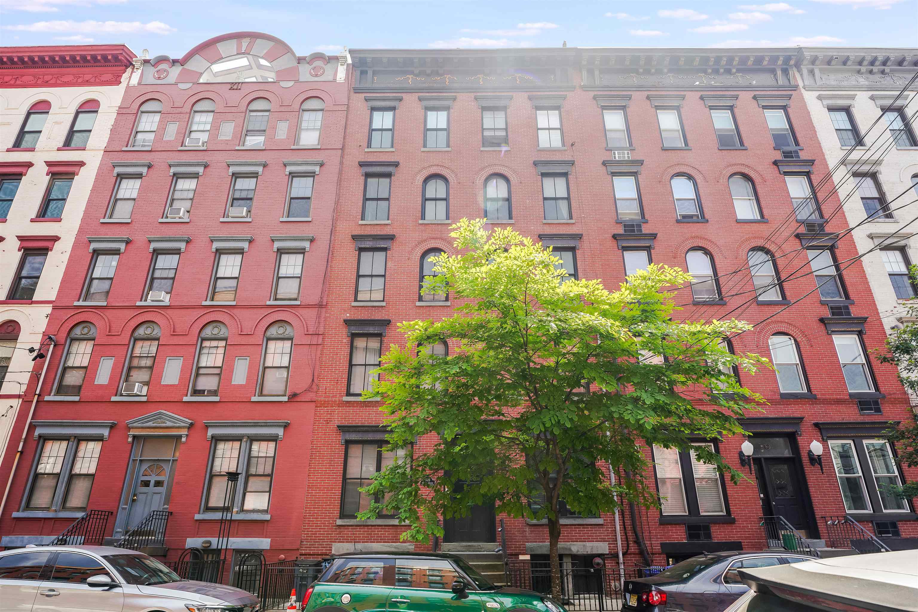 805 WILLOW AVE Unit: 1L