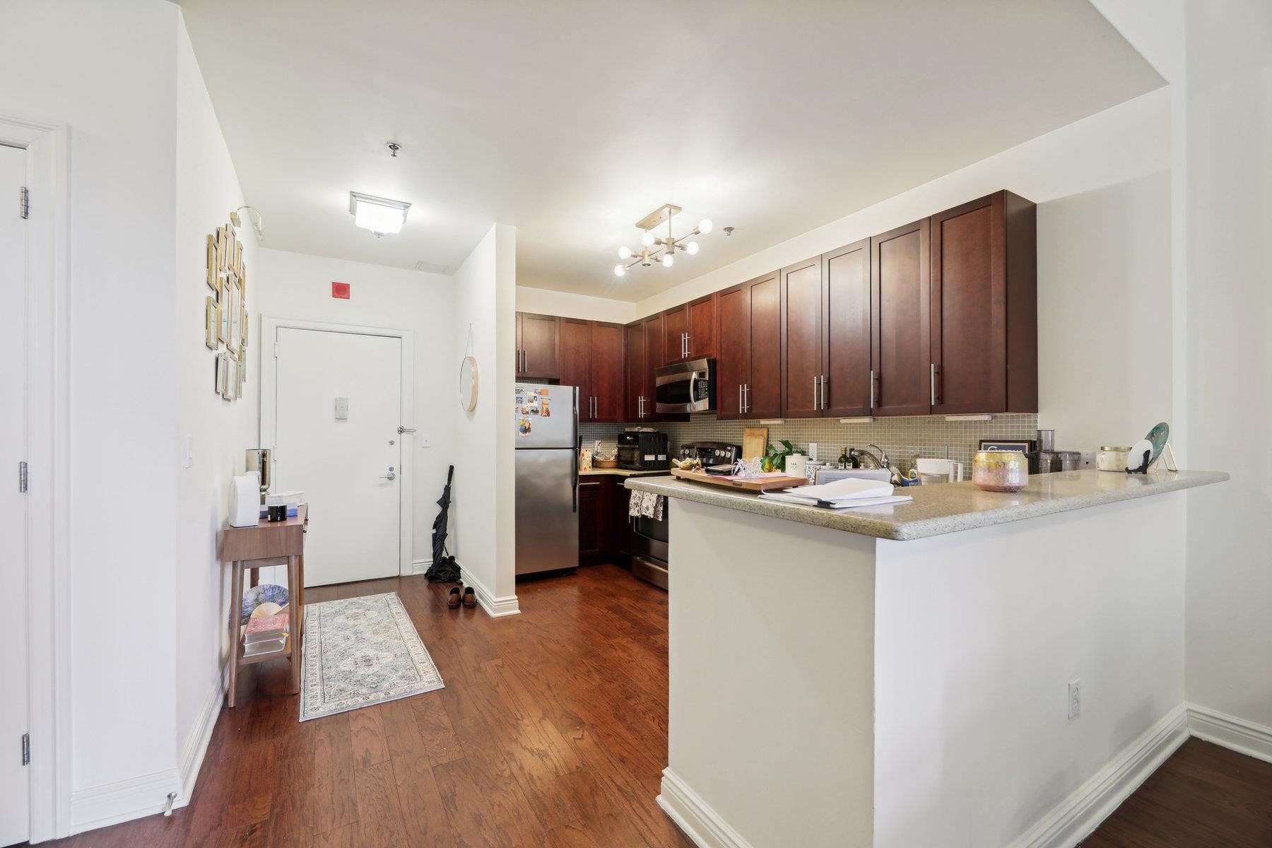 1500 HUDSON ST Unit: 3D