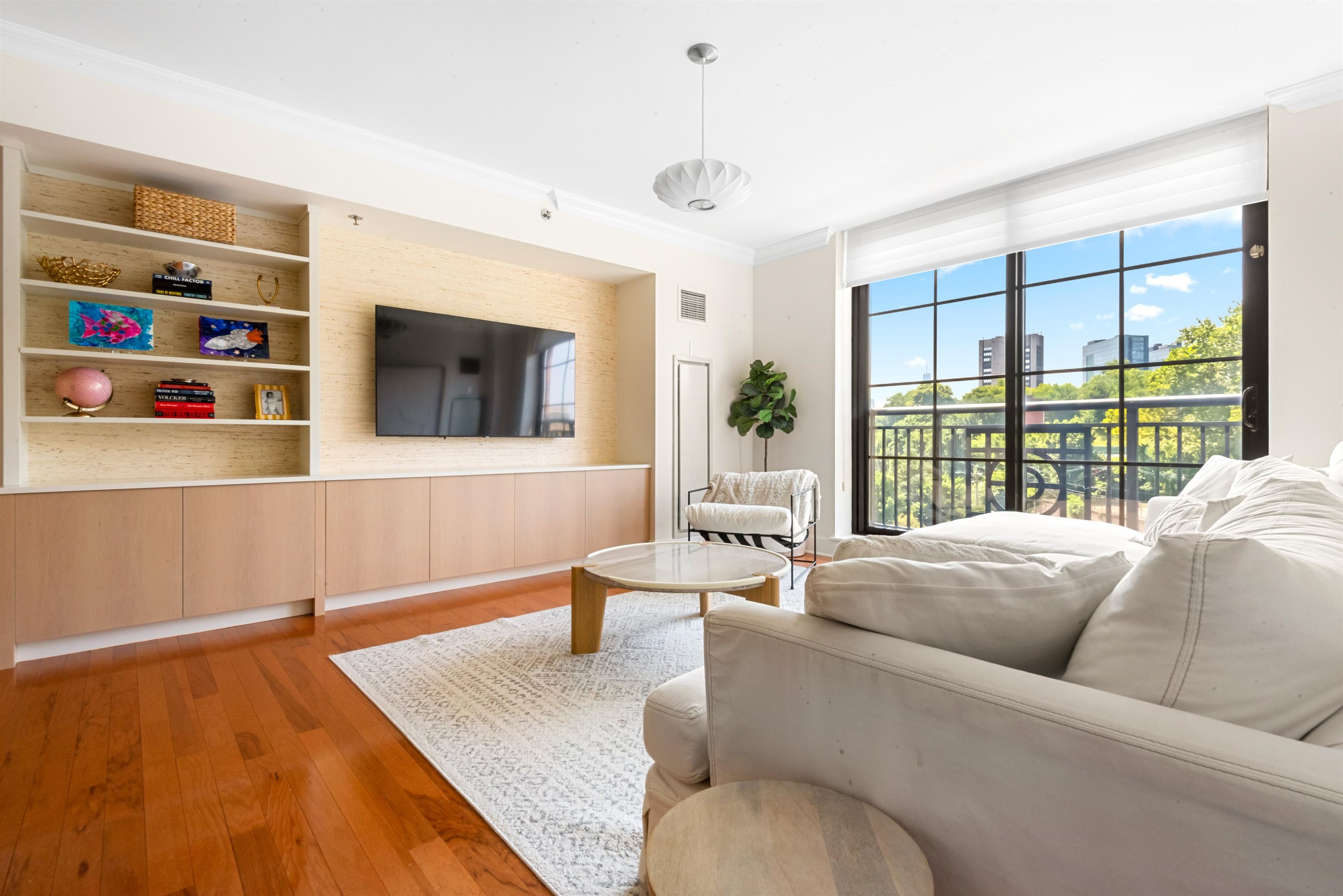 1025 MAXWELL LANE Unit: 506