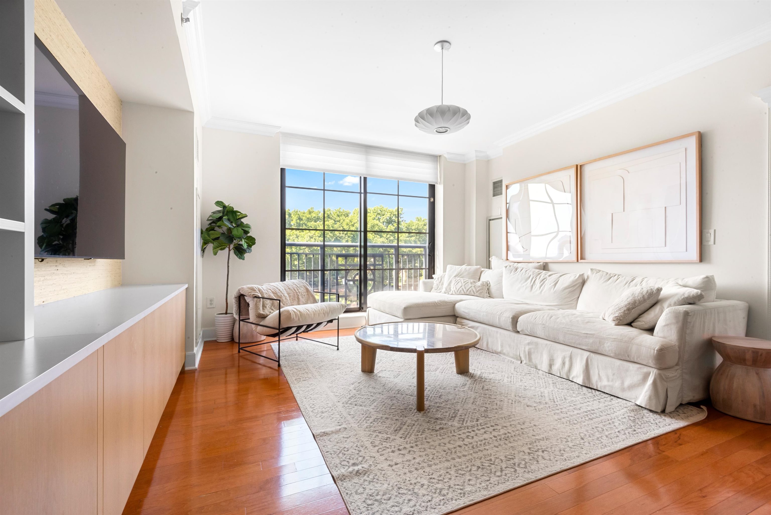 1025 MAXWELL LANE Unit: 506