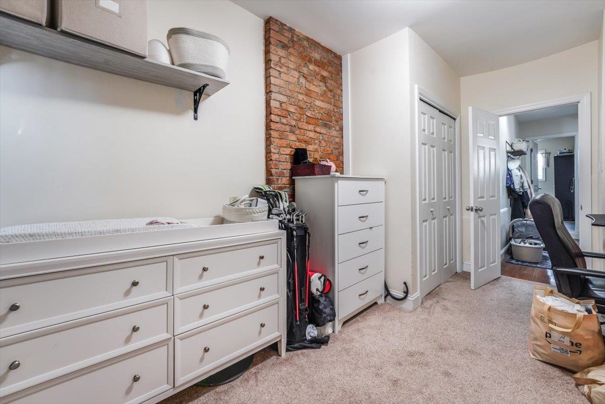 209 PARK AVE Unit: 3