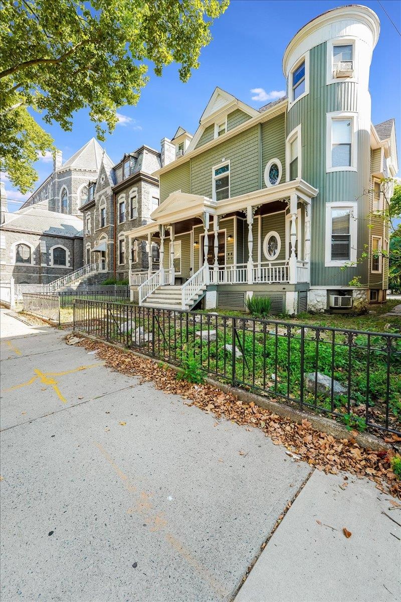 486 BRAMHALL AVE