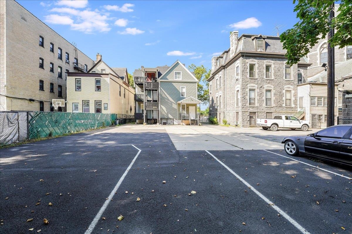 486 BRAMHALL AVE