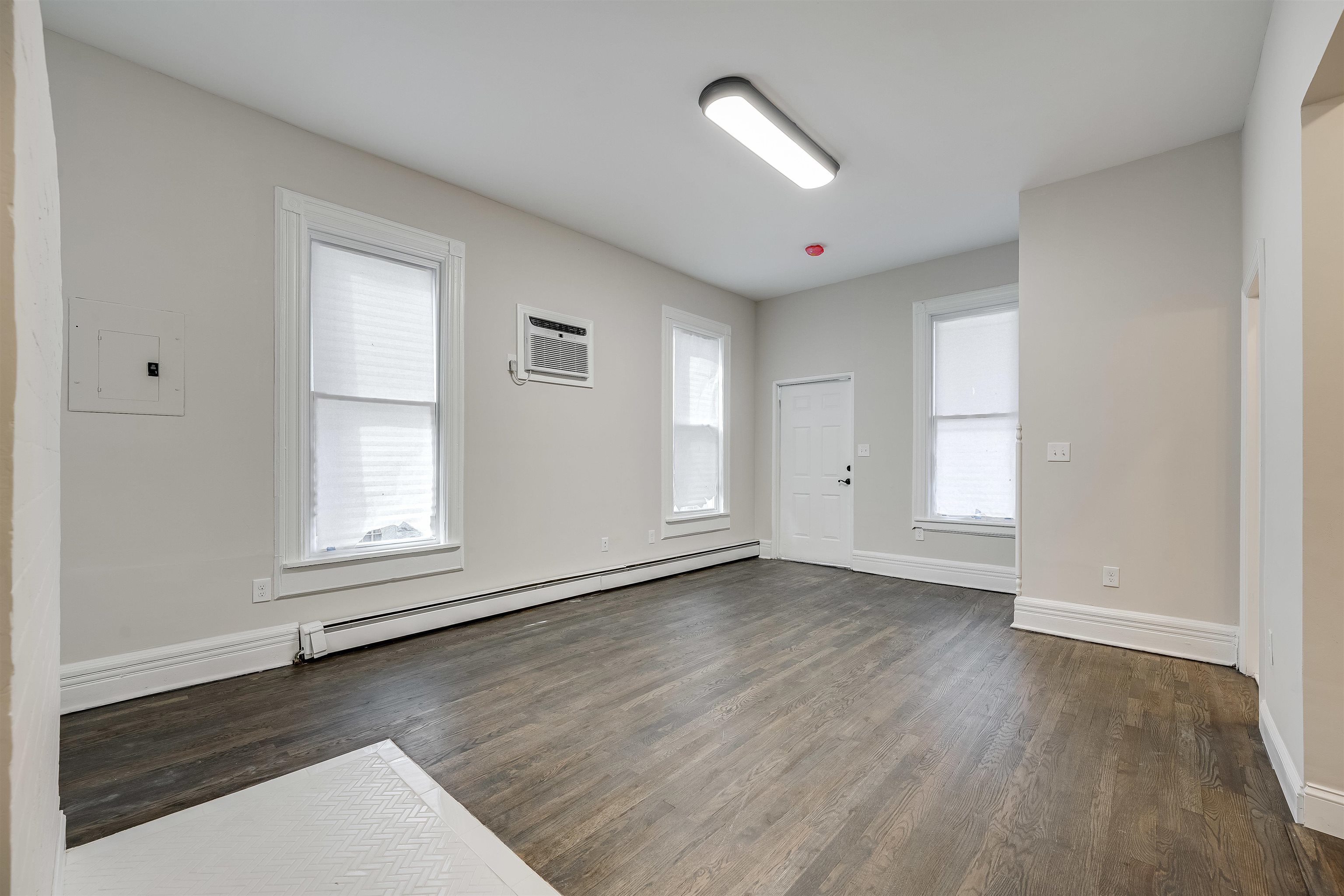 486 BRAMHALL AVE