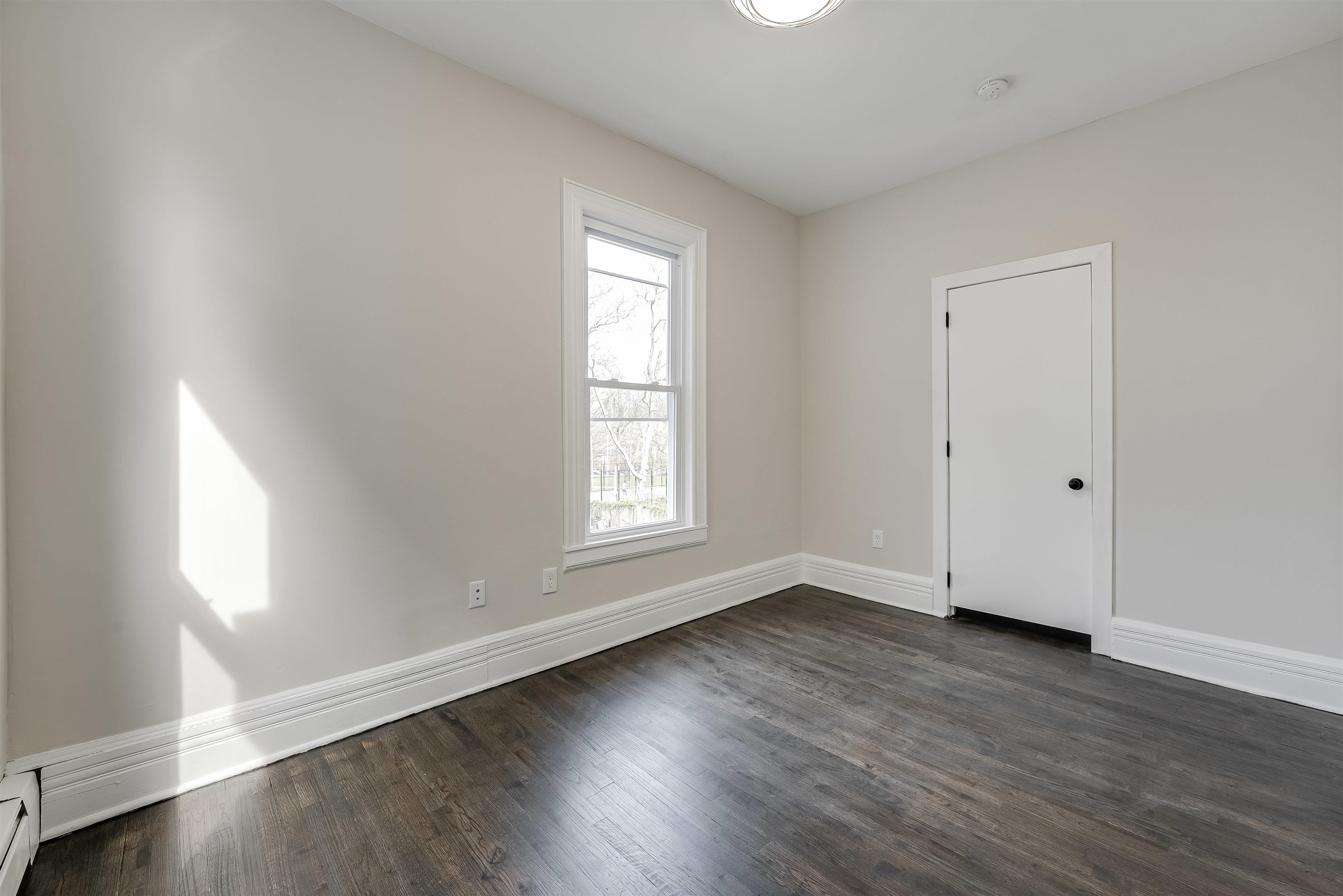 486 BRAMHALL AVE