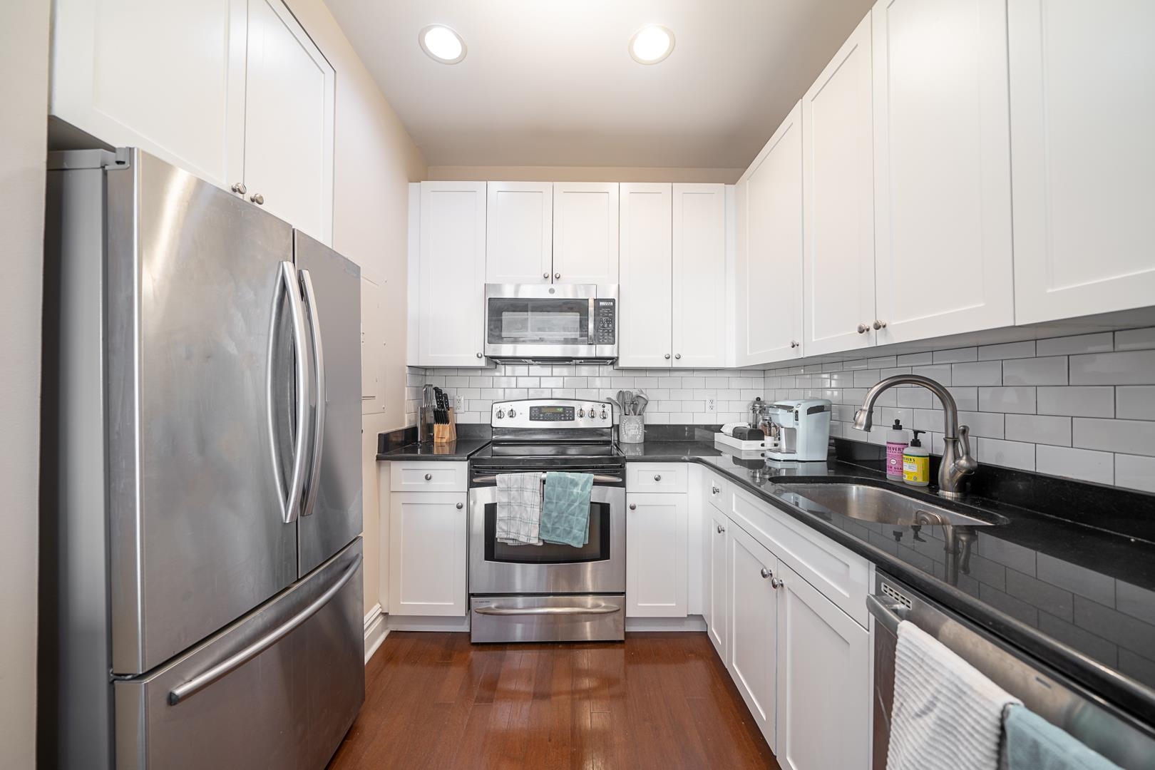 1500 HUDSON ST Unit: 12M