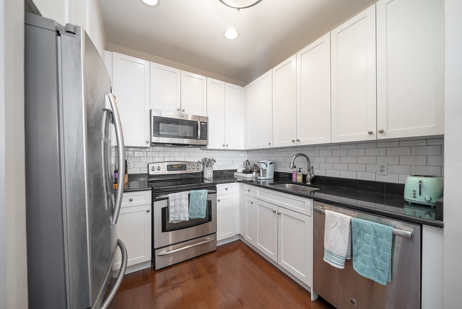1500 HUDSON ST Unit: 12M