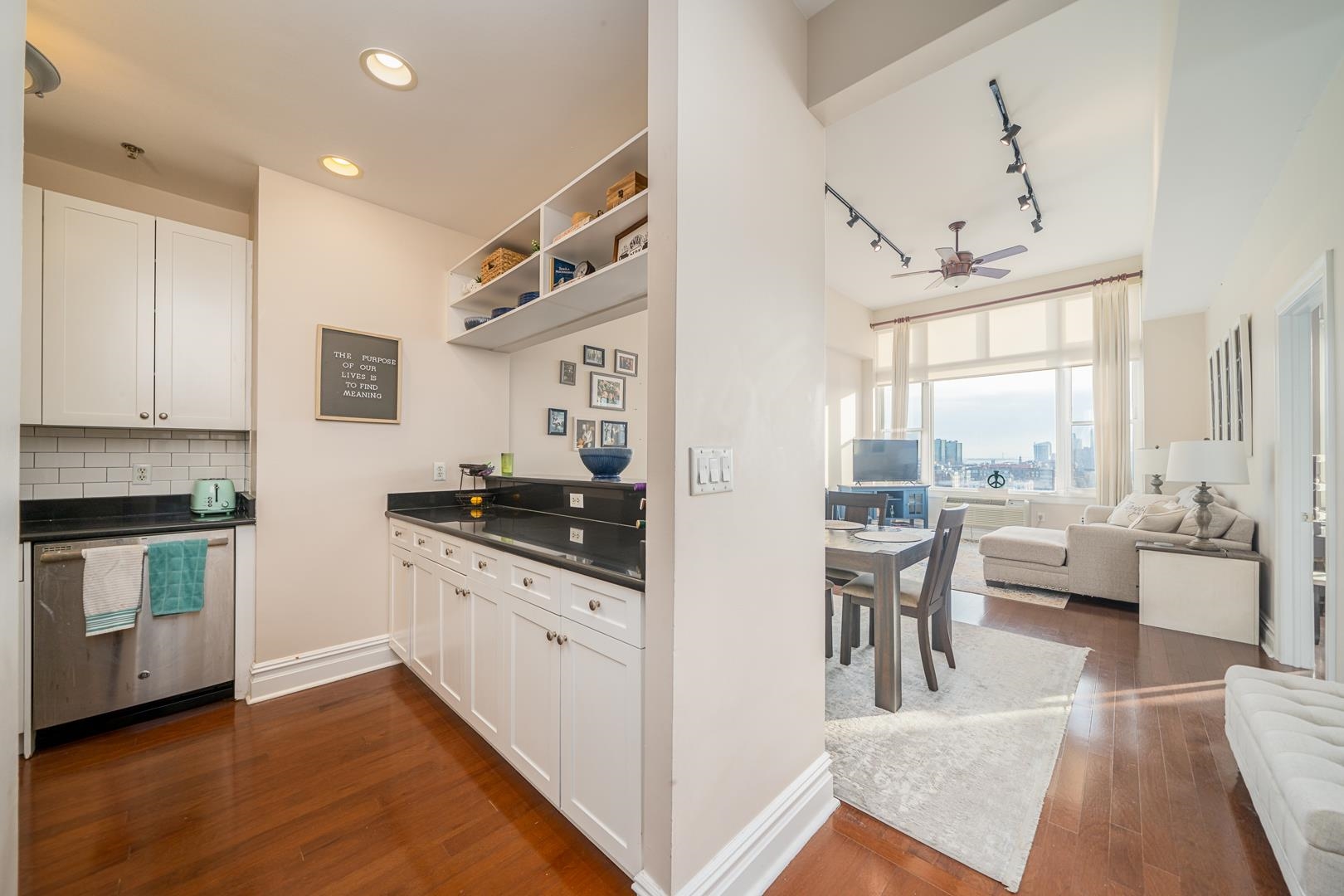 1500 HUDSON ST Unit: 12M