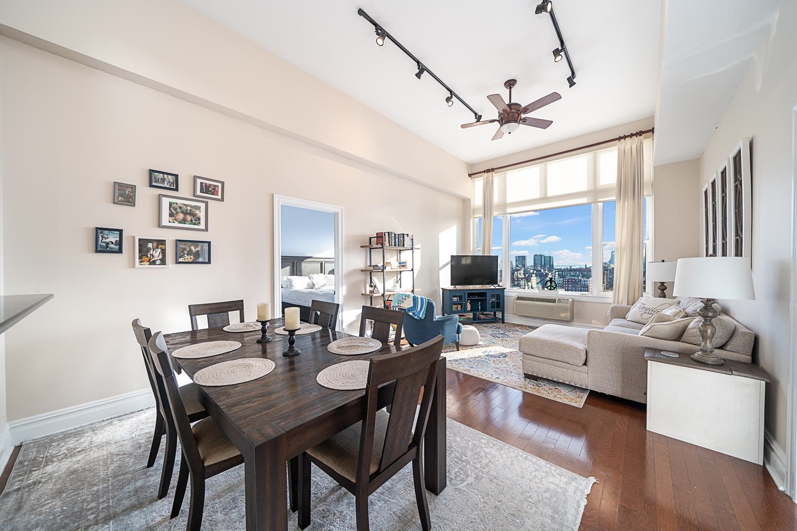 1500 HUDSON ST Unit: 12M