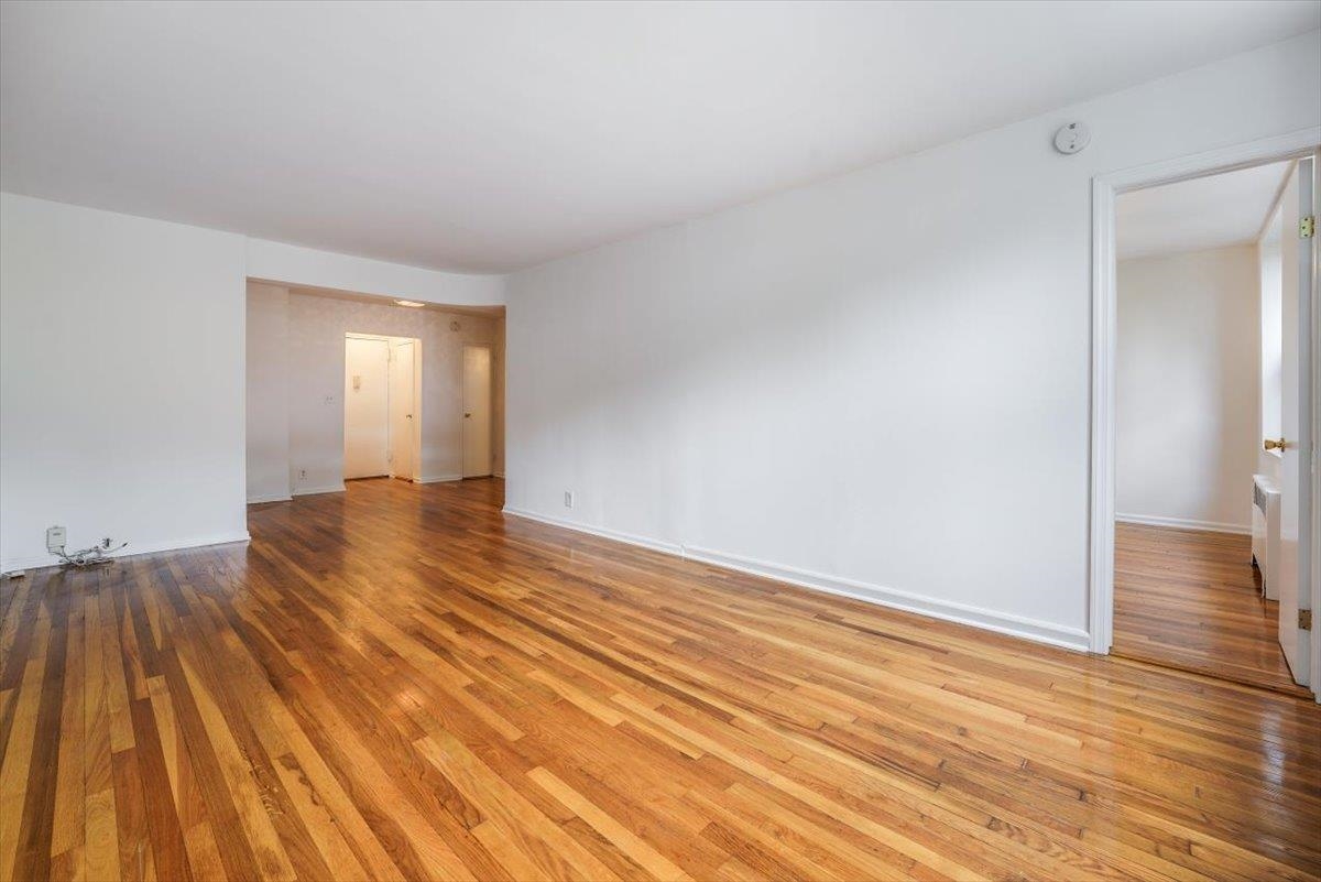 2160 CENTER AVE Unit: 2B