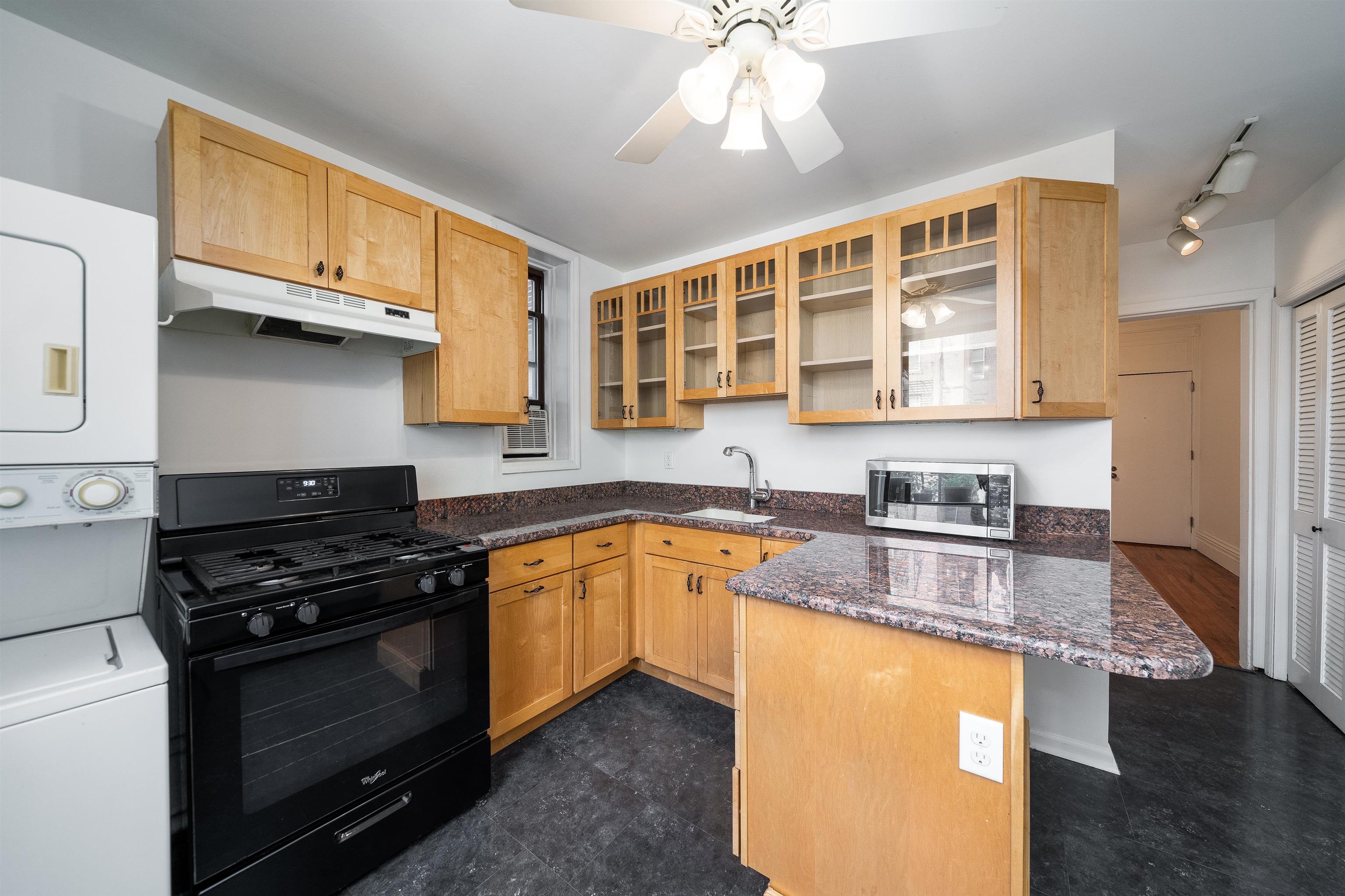 1011 WILLOW AVE Unit: 2B