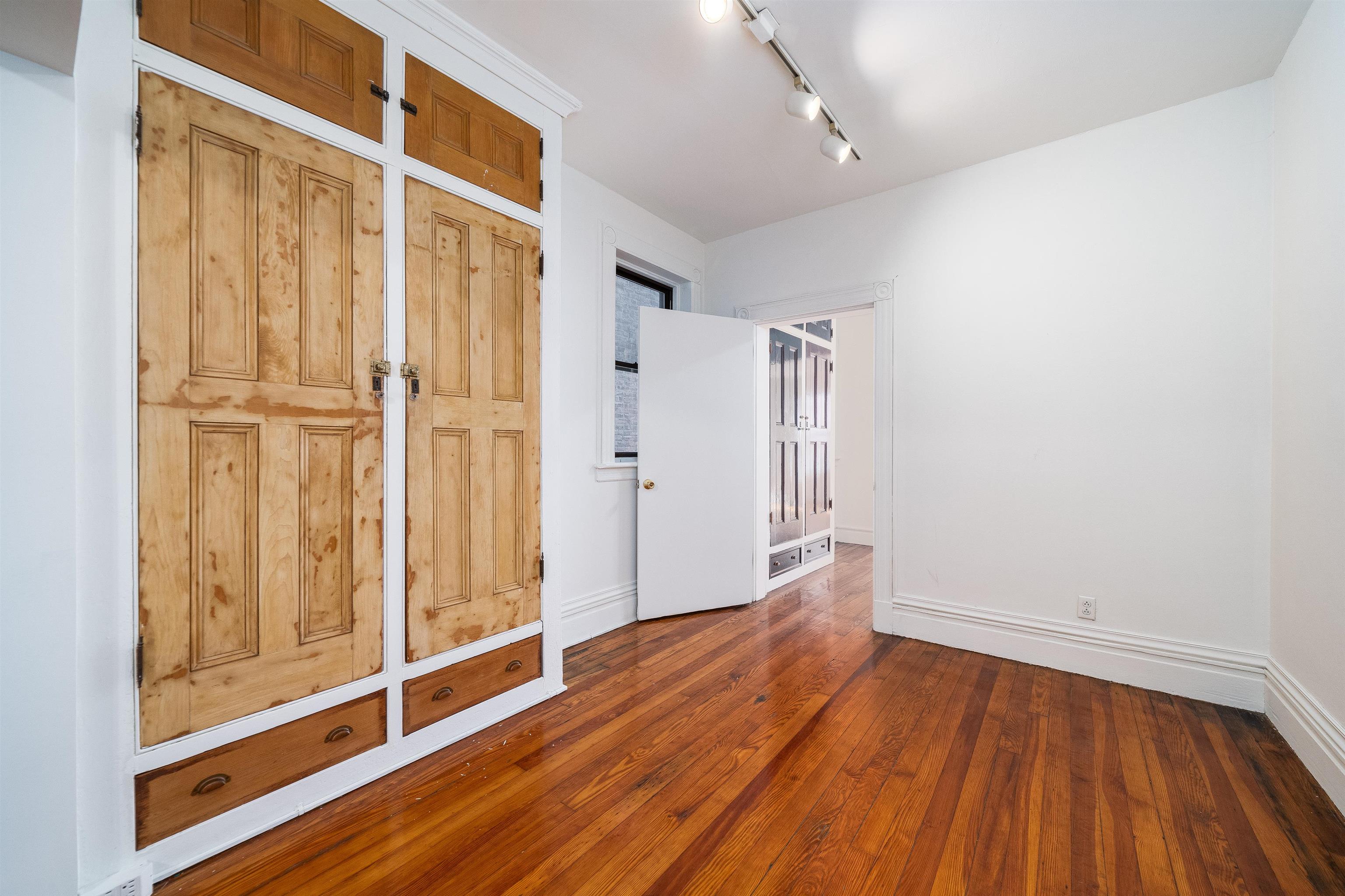 1011 WILLOW AVE Unit: 2B