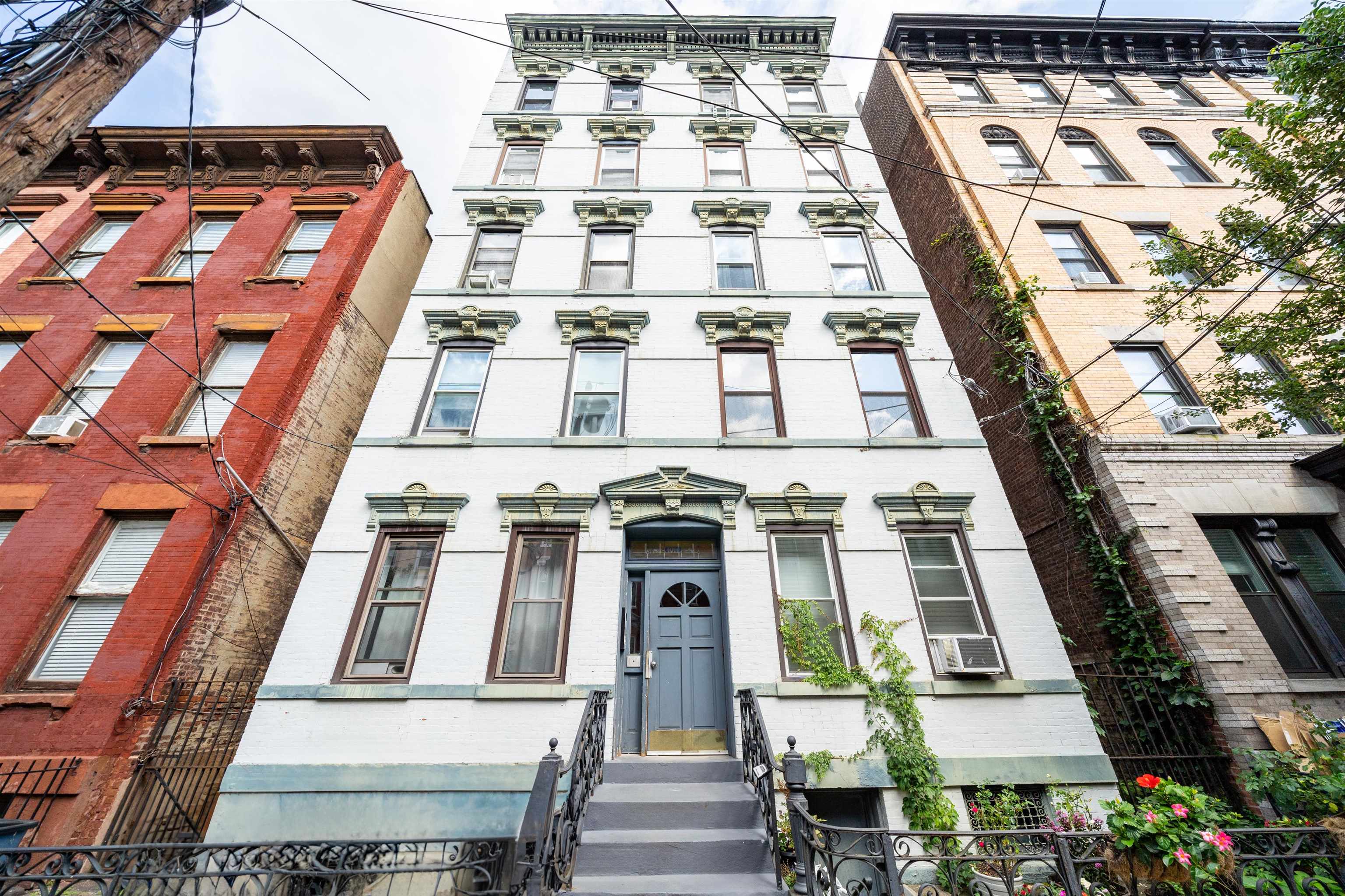 1011 WILLOW AVE Unit: 2B