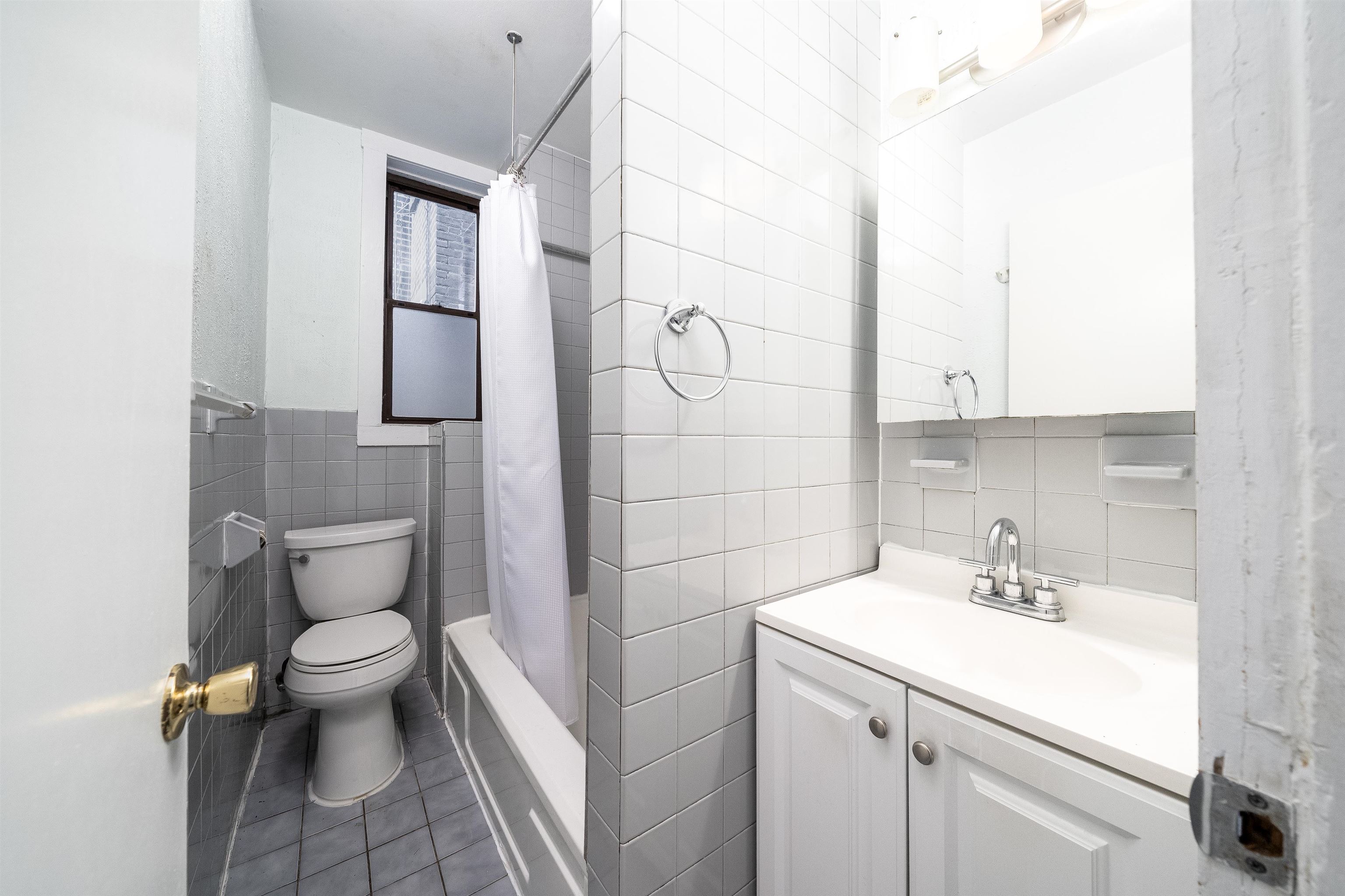 1011 WILLOW AVE Unit: 2B