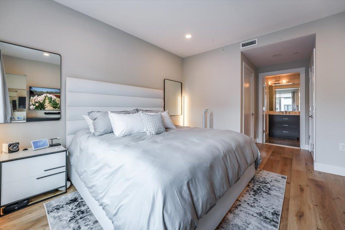 528 MONROE ST Unit: 403