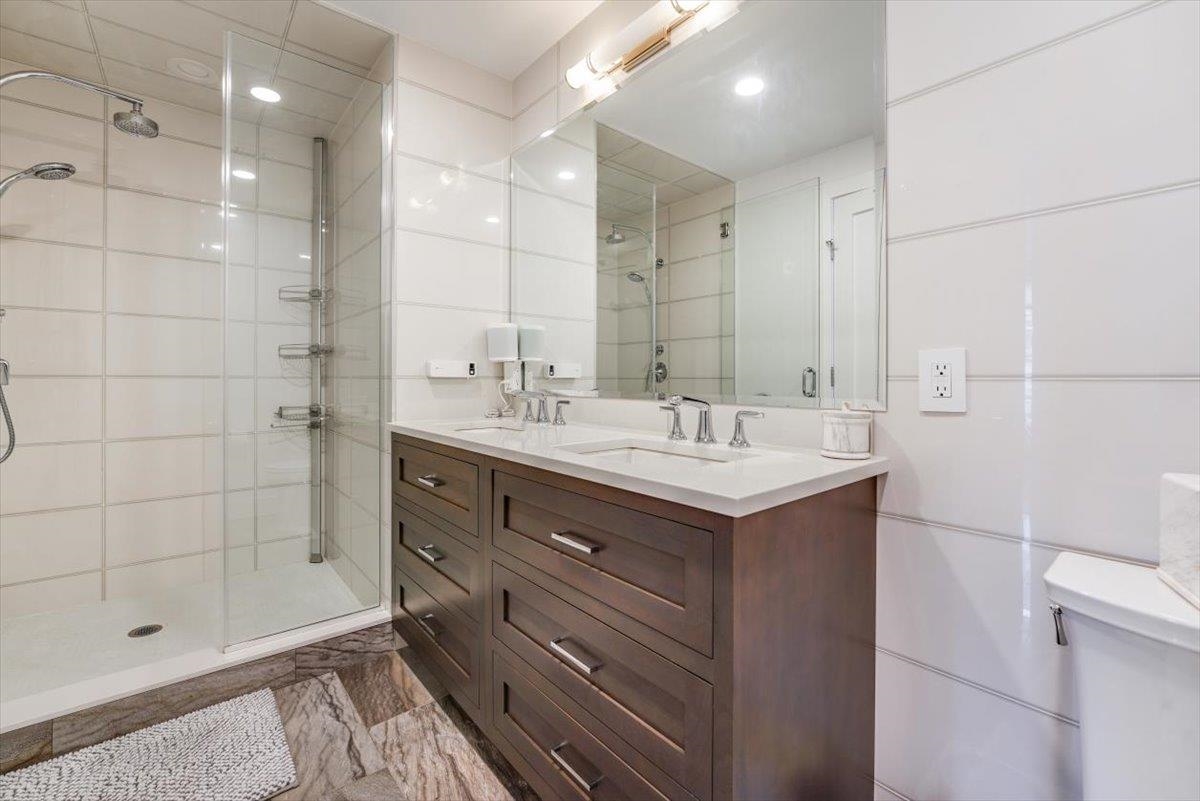528 MONROE ST Unit: 403