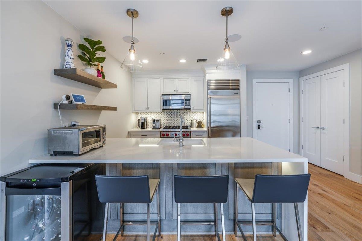 528 MONROE ST Unit: 403