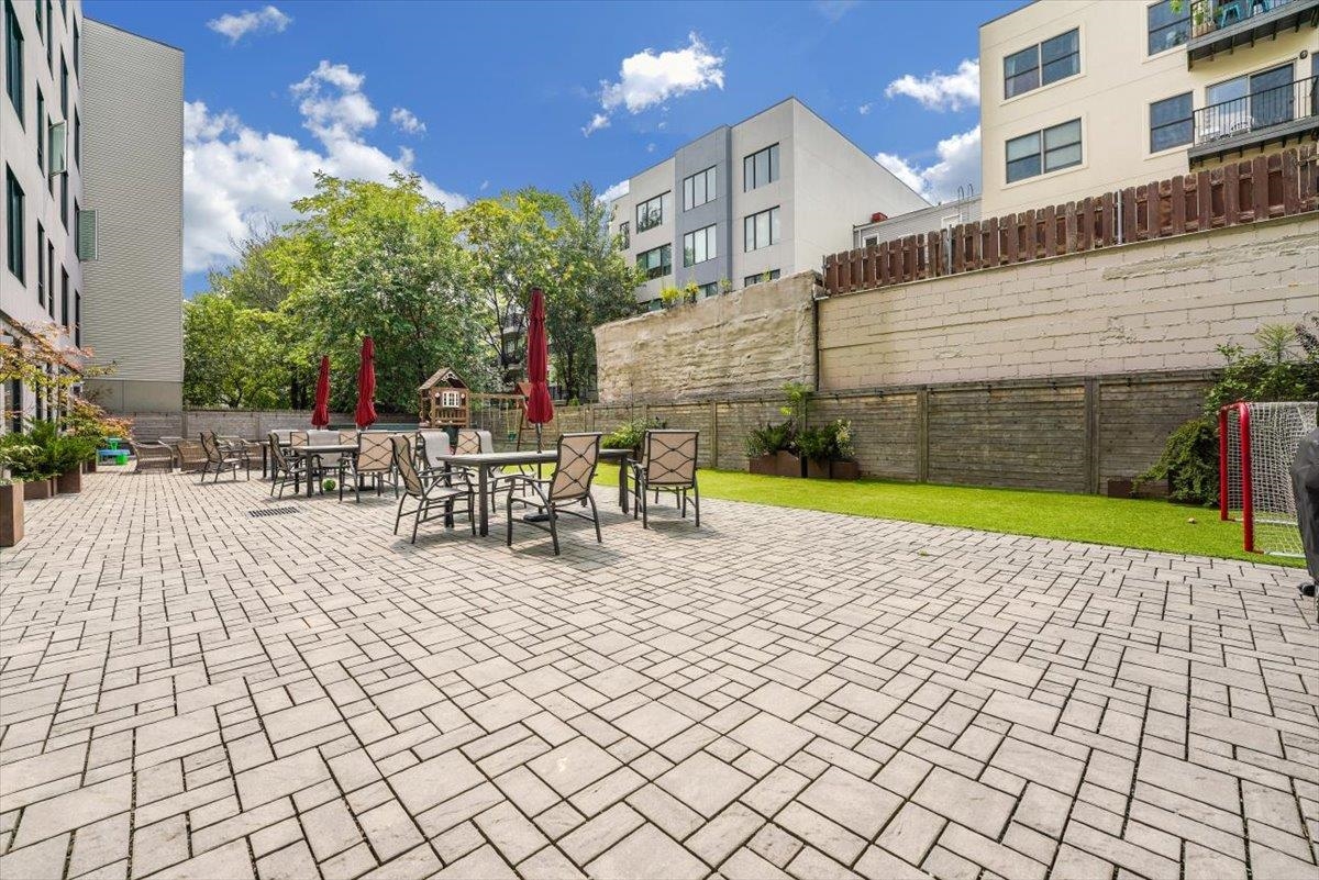 528 MONROE ST Unit: 403