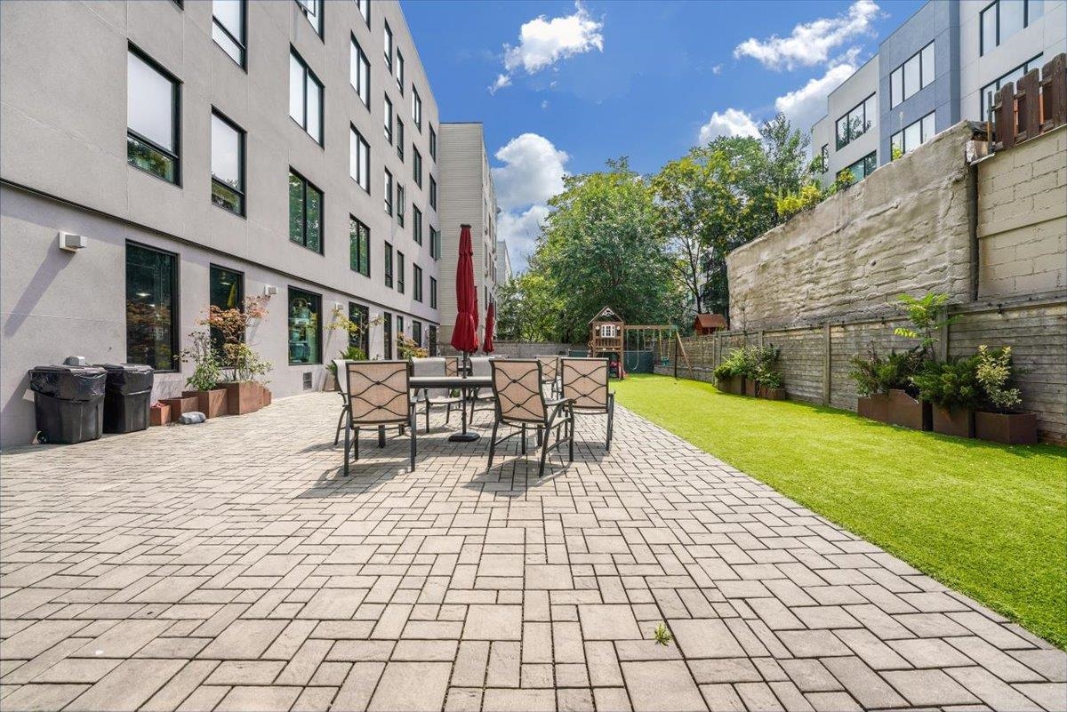 528 MONROE ST Unit: 403