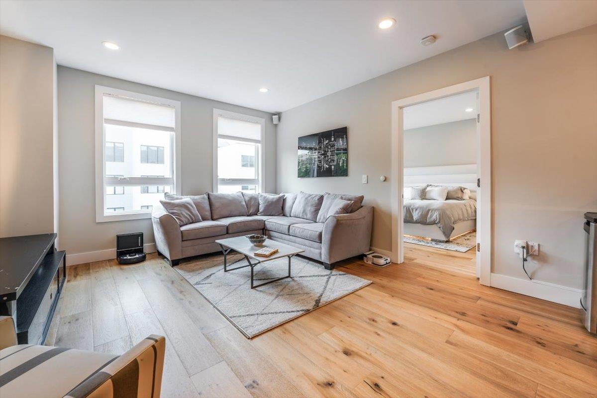 528 MONROE ST Unit: 403