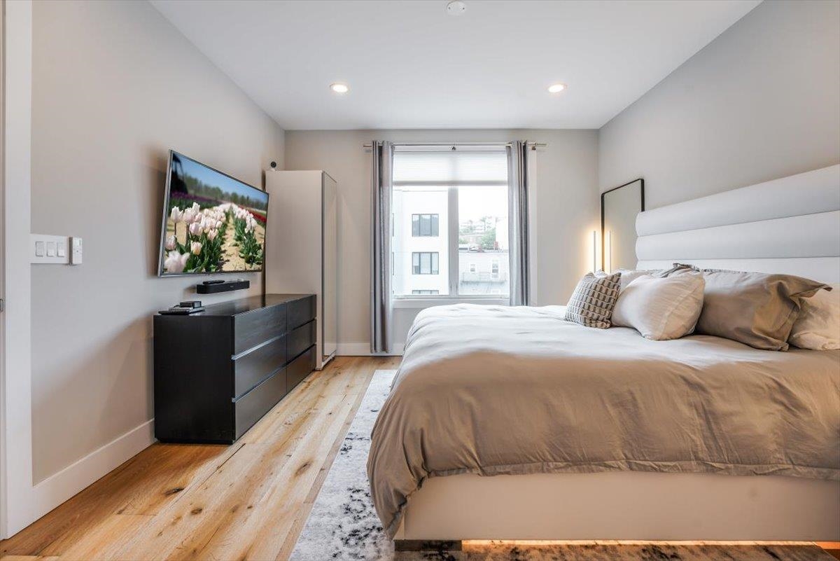 528 MONROE ST Unit: 403