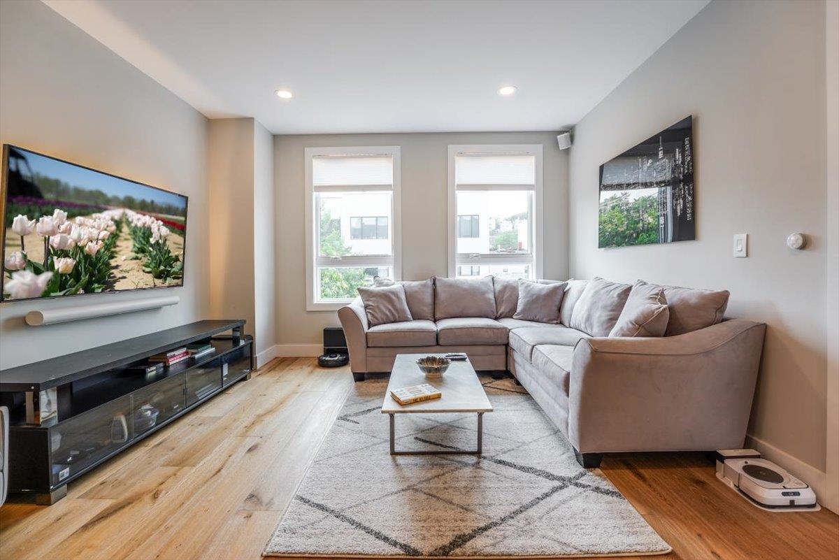 528 MONROE ST Unit: 403