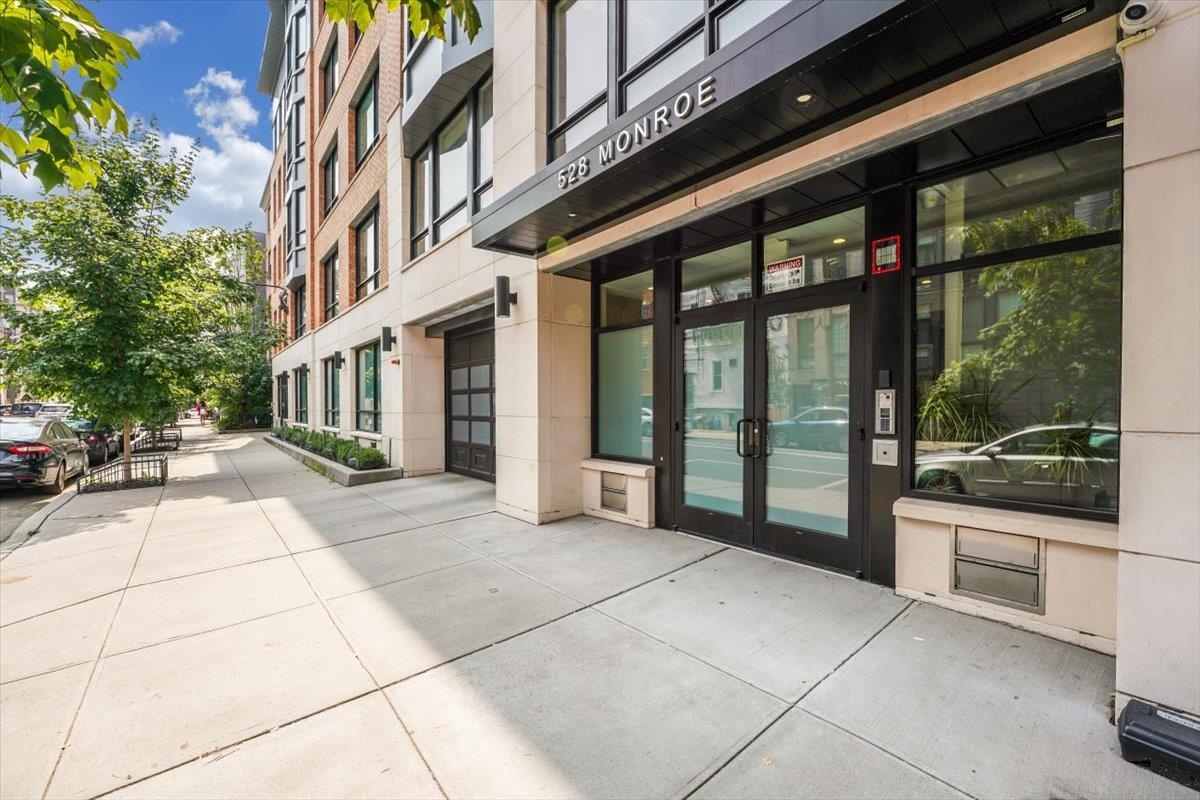 528 MONROE ST Unit: 403