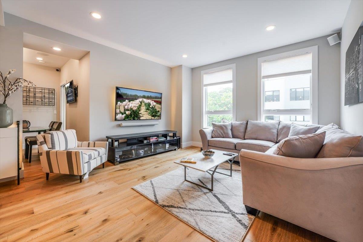 528 MONROE ST Unit: 403